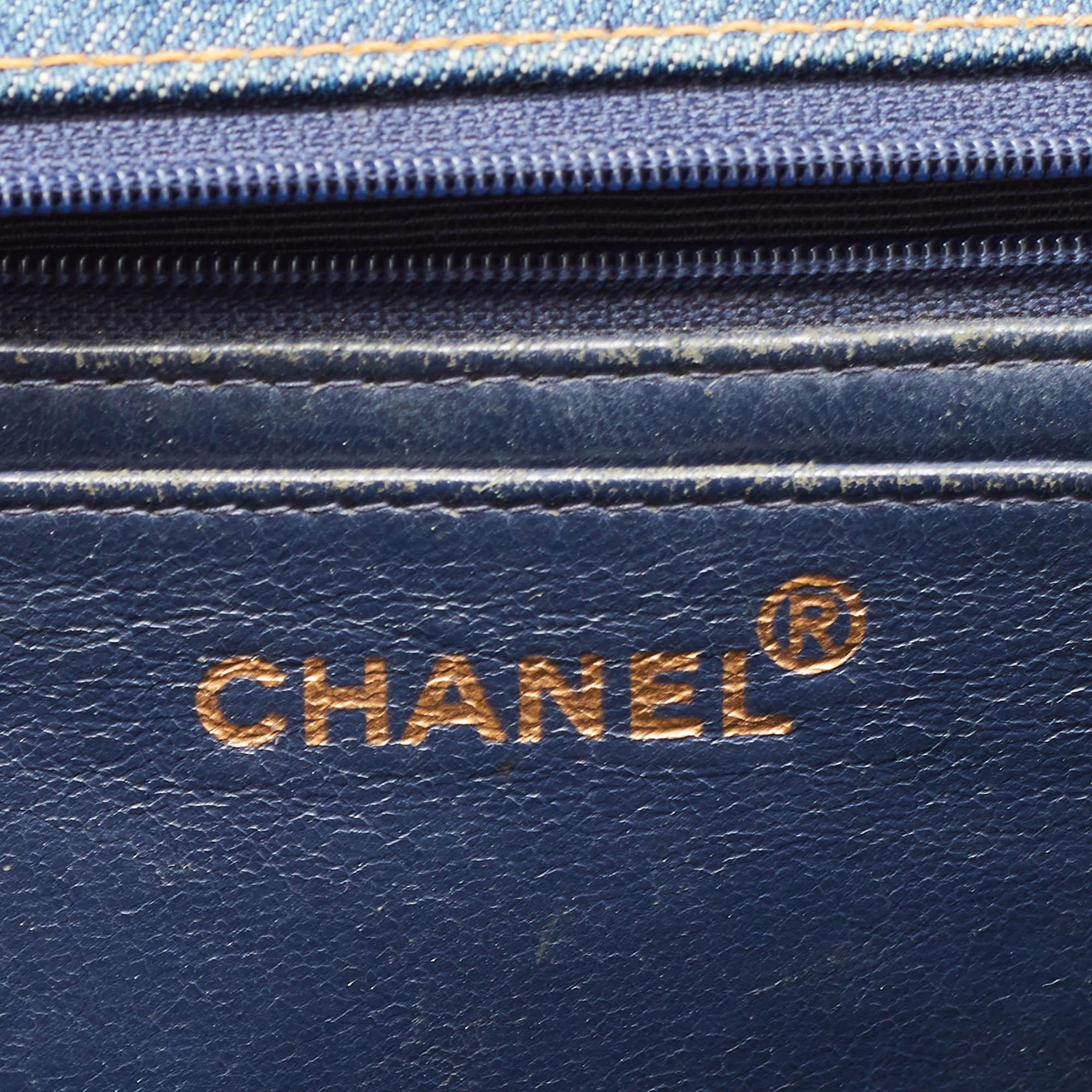 Chanel Blue Quilted Denim Classic Flap Bag In Fair Condition In Dubai, Al Qouz 2