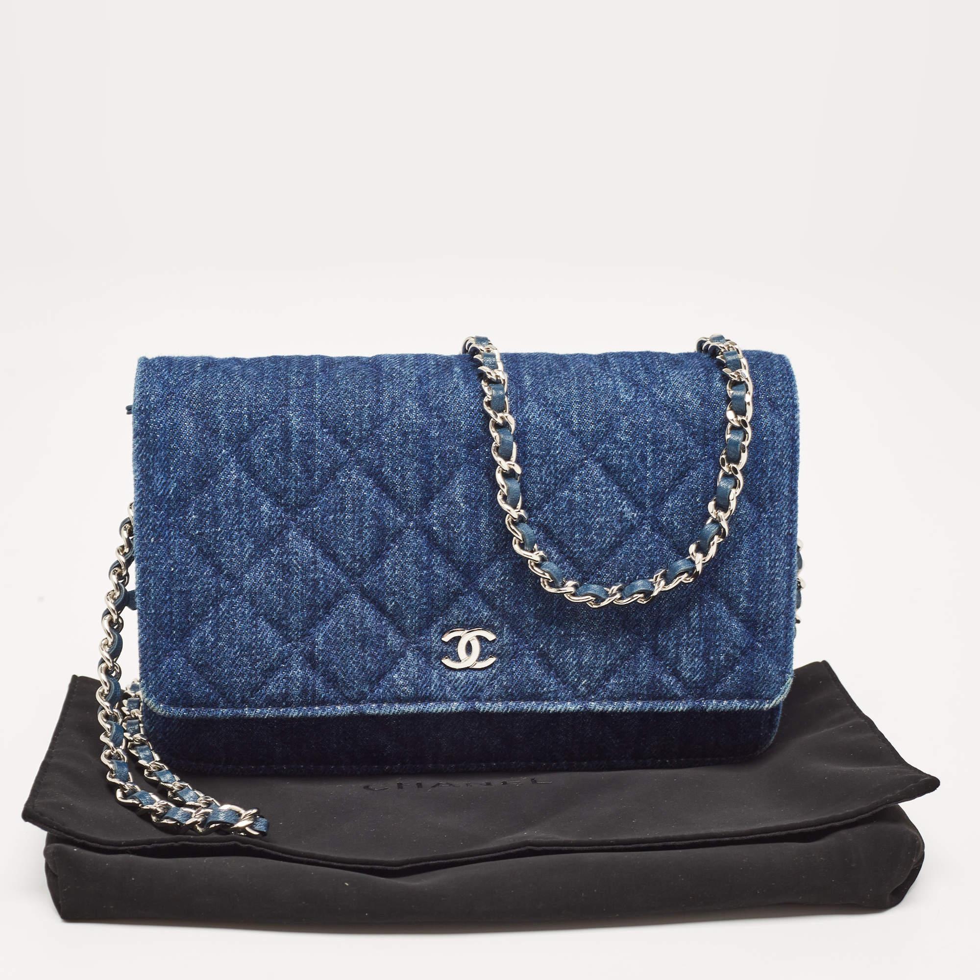 Chanel Blau Gesteppte Denim Classic Geldbörse auf Kette im Angebot 6