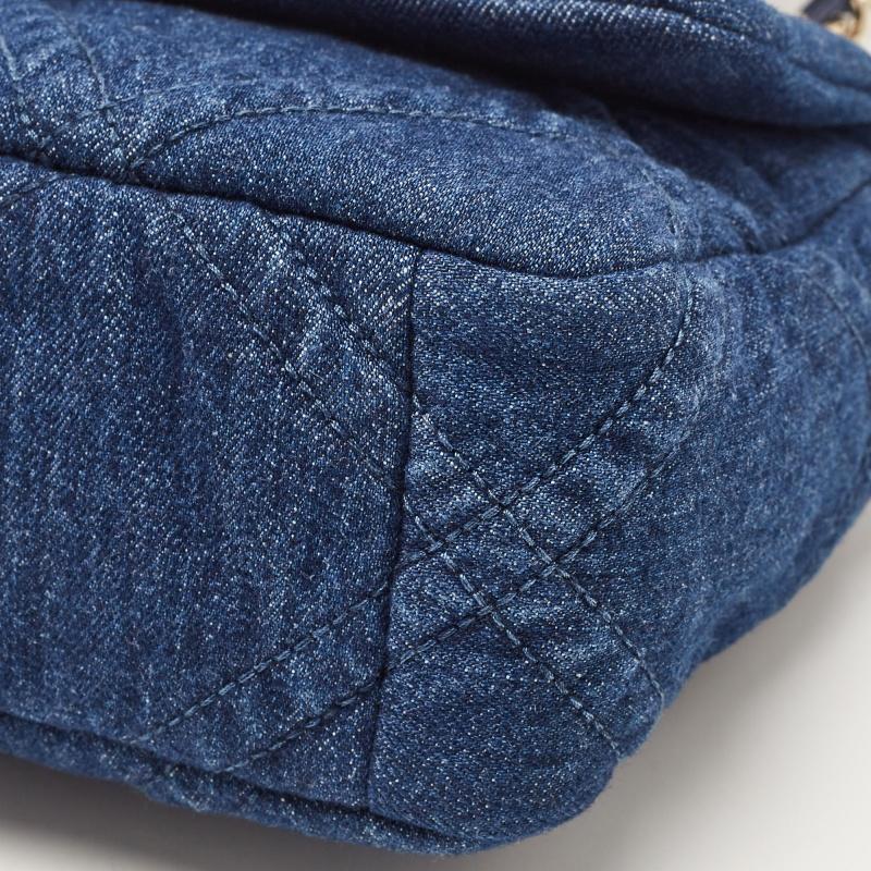 Chanel Blue Quilted Denim Medium 19 Flap Bag For Sale 6