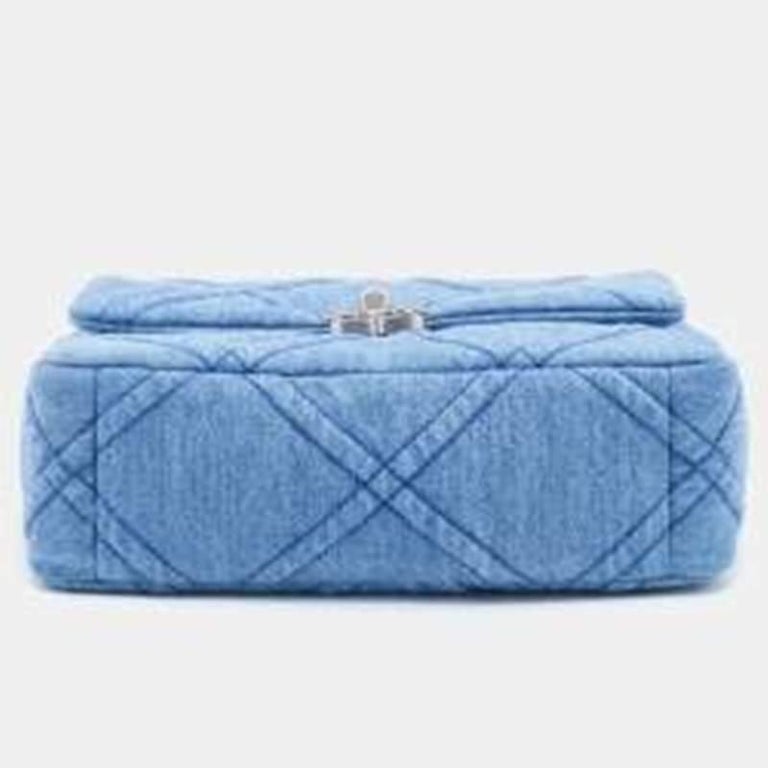 Chanel Blue Quilted Denim Medium 19 Flap Bag For Sale 1