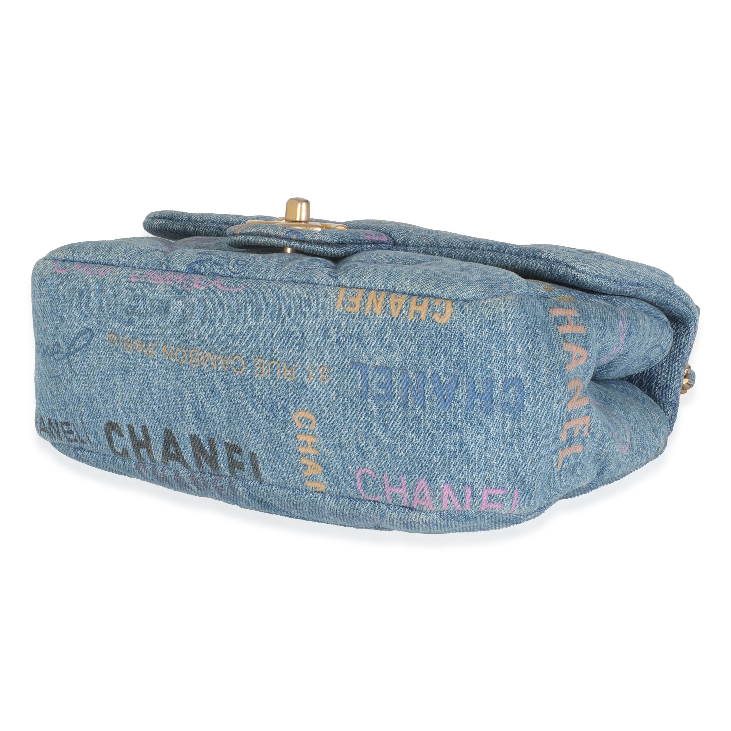 Chanel - Petit sac Mood à rabat imprimé en denim matelassé bleu en vente 2