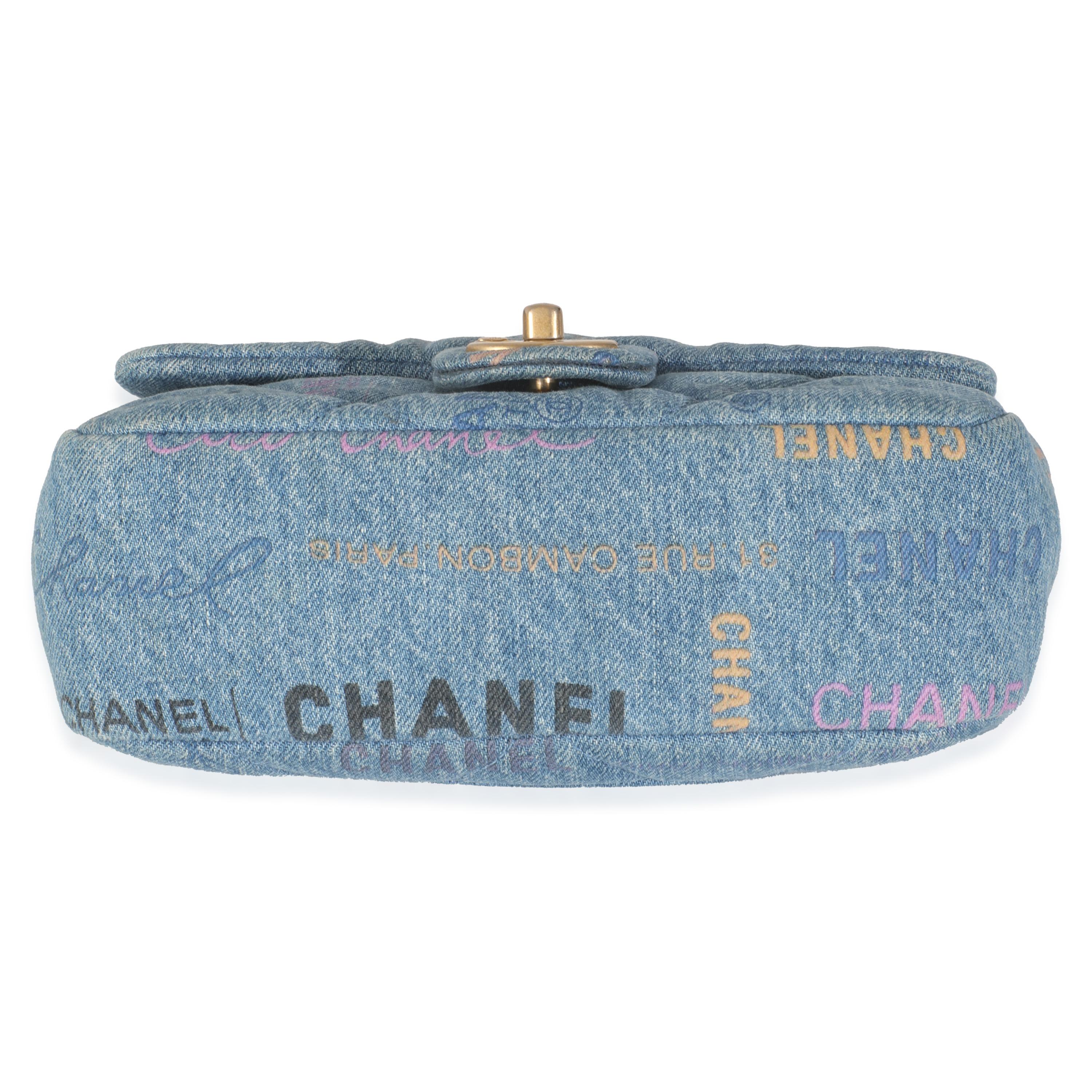 Chanel - Petit sac Mood à rabat imprimé en denim matelassé bleu en vente 3