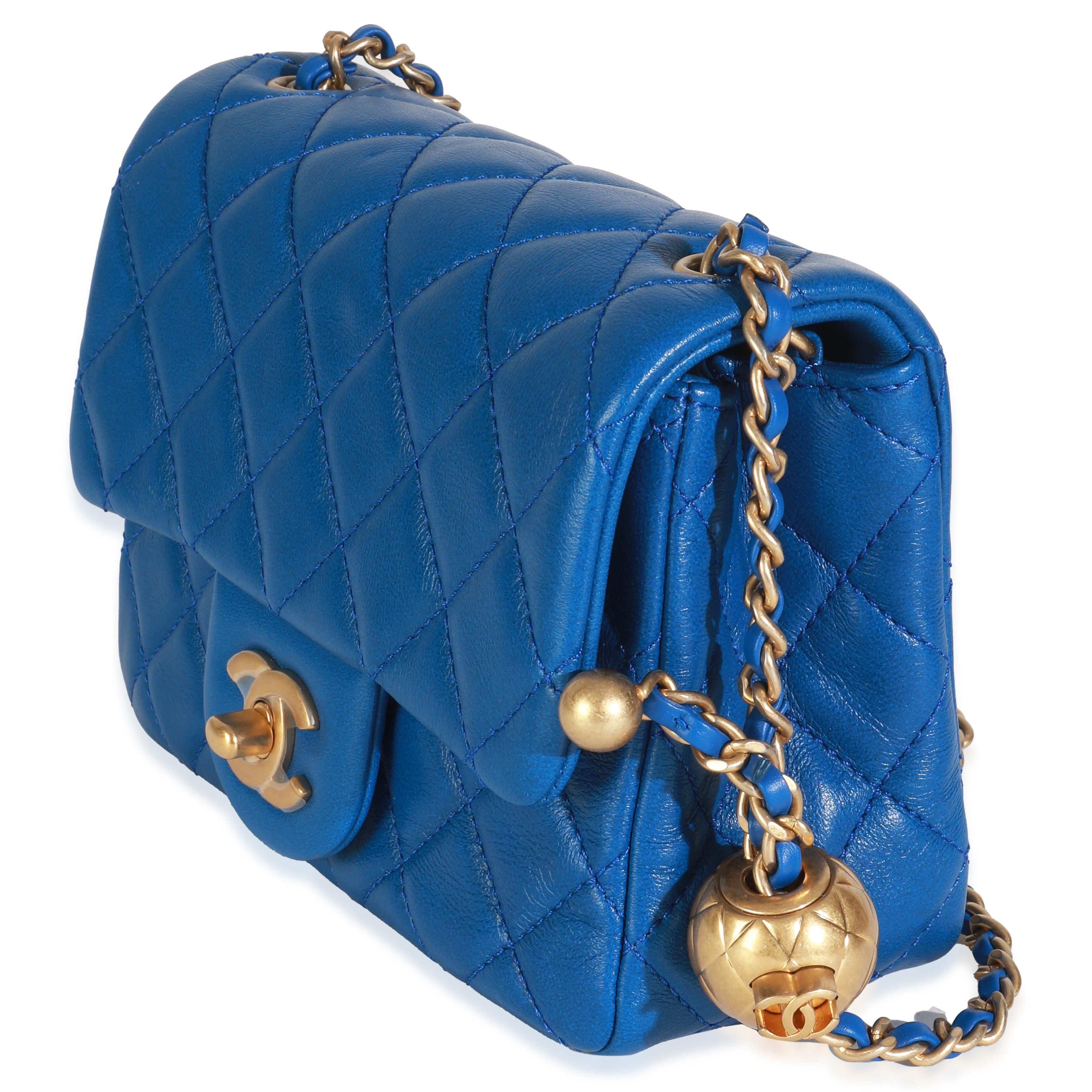 Chanel Blau Gestepptes Lammleder Mini Perlen Crush Klappe Tasche Damen im Angebot