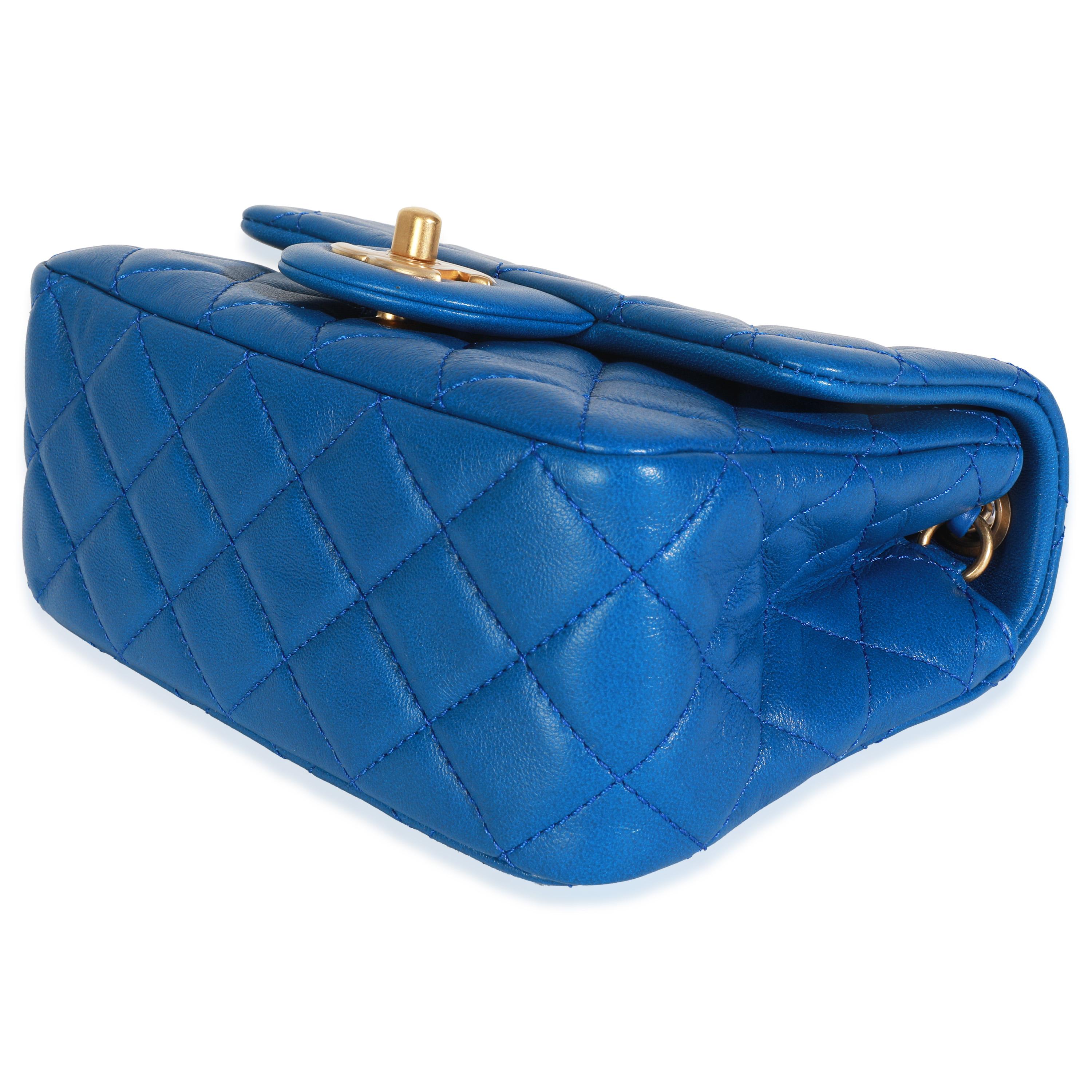 Chanel Blau Gestepptes Lammleder Mini Perlen Crush Klappe Tasche im Angebot 1