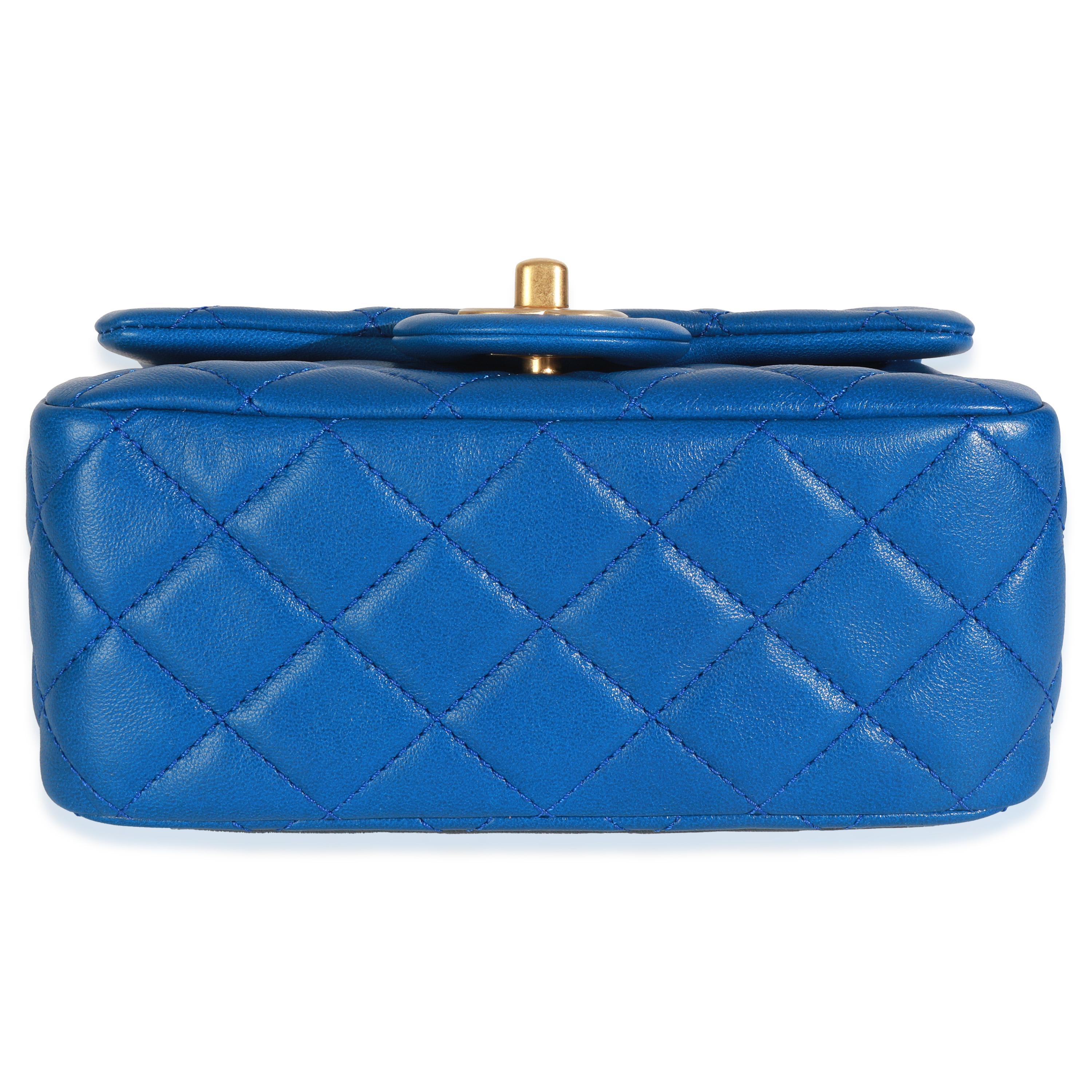 Chanel Blau Gestepptes Lammleder Mini Perlen Crush Klappe Tasche im Angebot 4