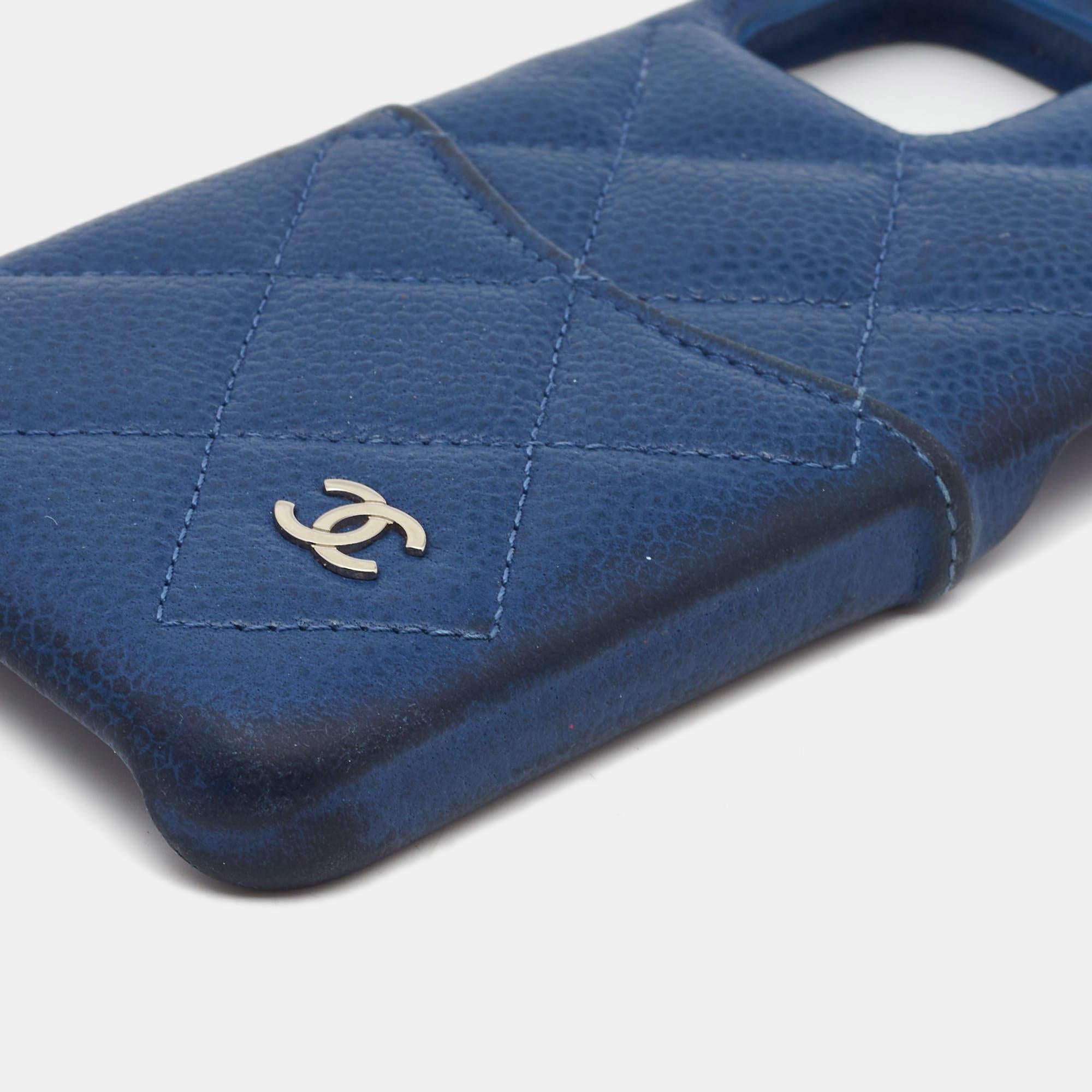 Chanel Blue Quilted Leather CC iphone 11 Pro Cover In Fair Condition In Dubai, Al Qouz 2