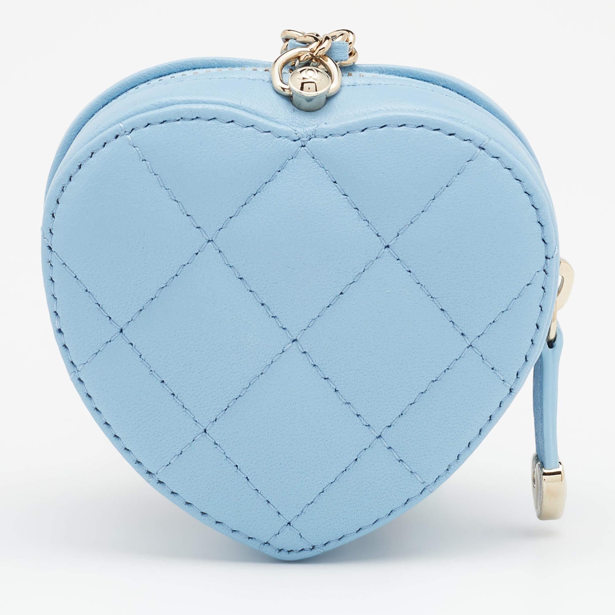 During Chanel's Spring/Summer 2022 show, the cute Heart bags stole the limelight and immediately started ruling the wishlist of the fashion elite. This blue Classic coin purse comes in an adorable shape and symbolizes the label's innovative