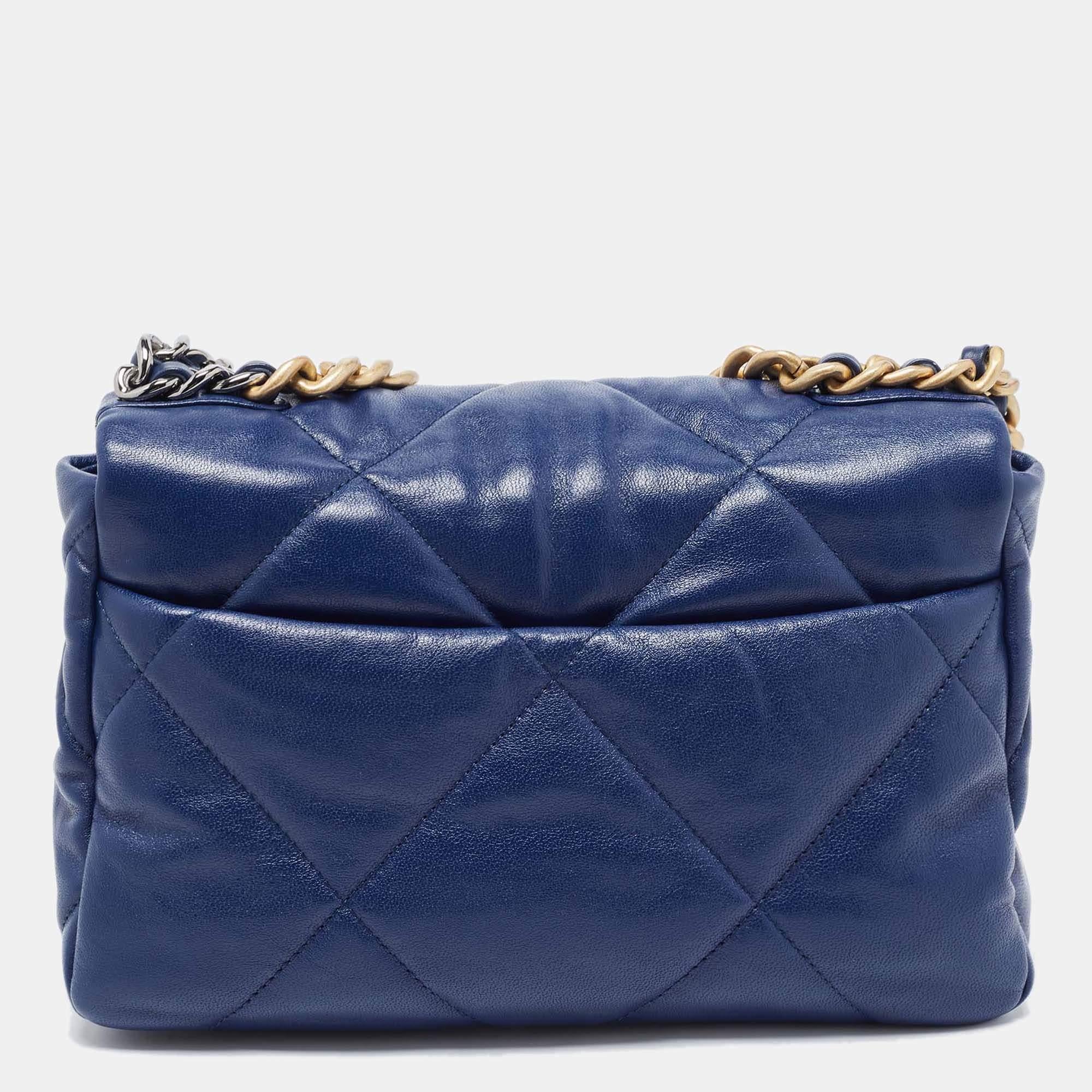Chanel Blue Quilted Leather Medium 19 Flap Bag For Sale 6