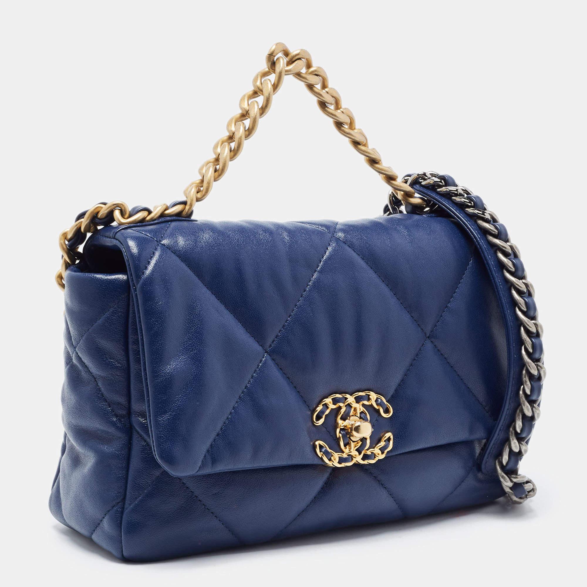 Chanel Blue Quilted Leather Medium 19 Flap Bag In Excellent Condition For Sale In Dubai, Al Qouz 2