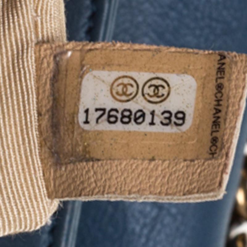 Chanel Blau Gestepptes Leder Reißverschluss Tasche zurück Klappe Tasche 6