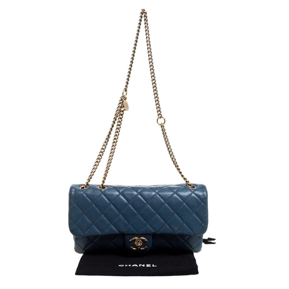 Chanel Blau Gestepptes Leder Reißverschluss Tasche zurück Klappe Tasche 8