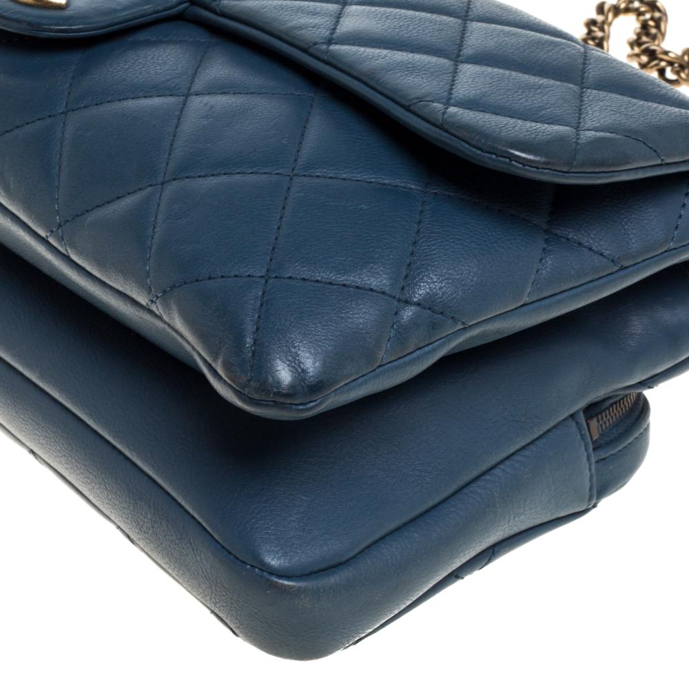 Chanel Blau Gestepptes Leder Reißverschluss Tasche zurück Klappe Tasche Damen