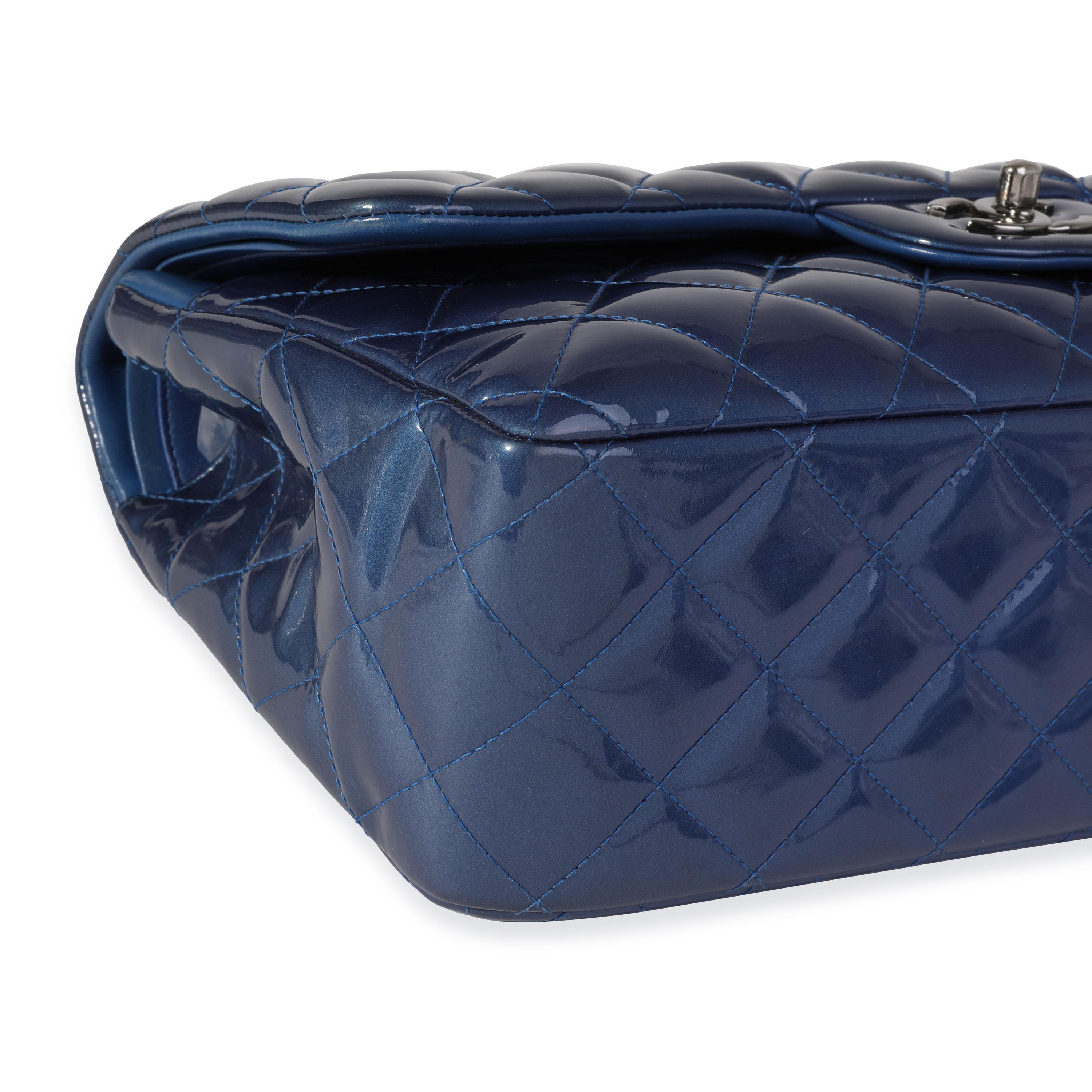 Chanel Blue Quilted Patent Leather Jumbo Classic Double Flap Bag In Excellent Condition In New York, NY