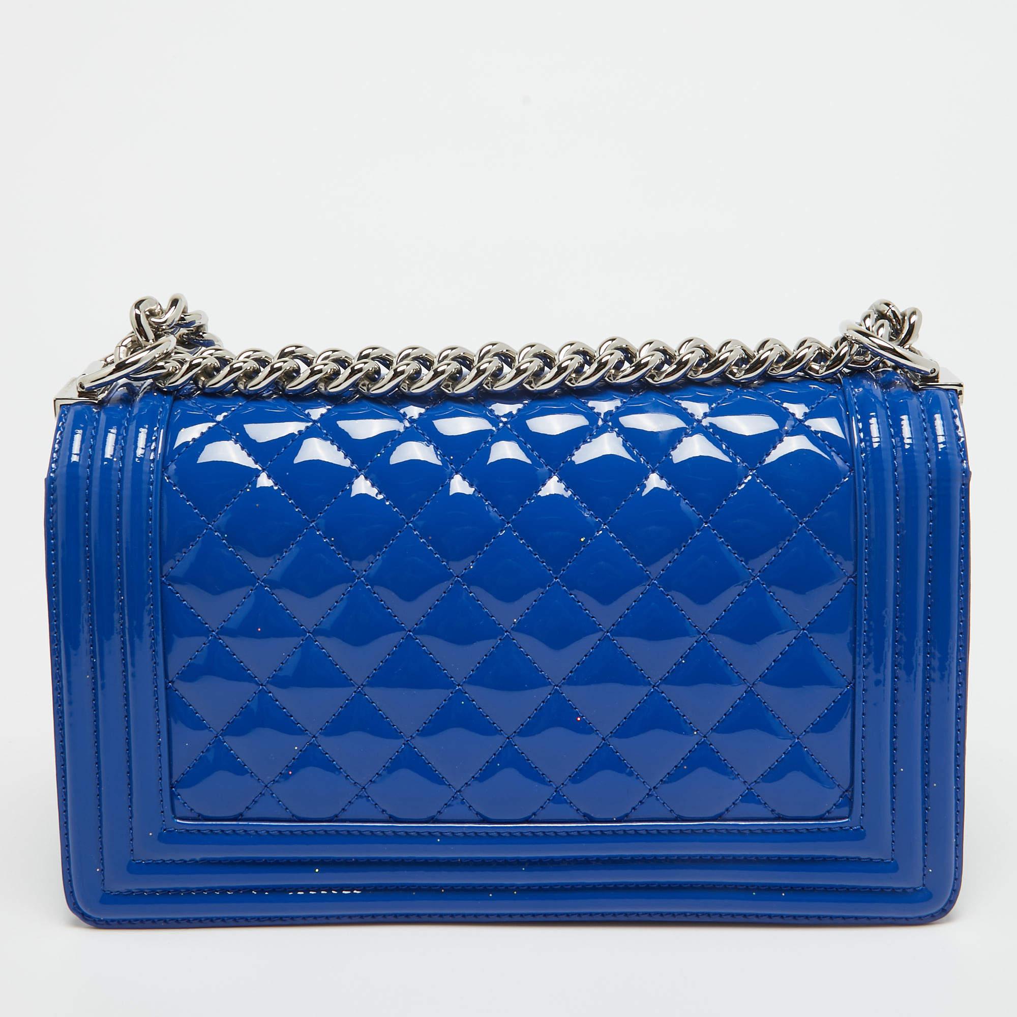 Designer bags are ideal companions for ample occasions! Here we have a fashion-meets-functionality piece crafted with precision. It has been equipped with a well-sized interior that can easily fit all your essentials.

Includes: Original Dustbag,