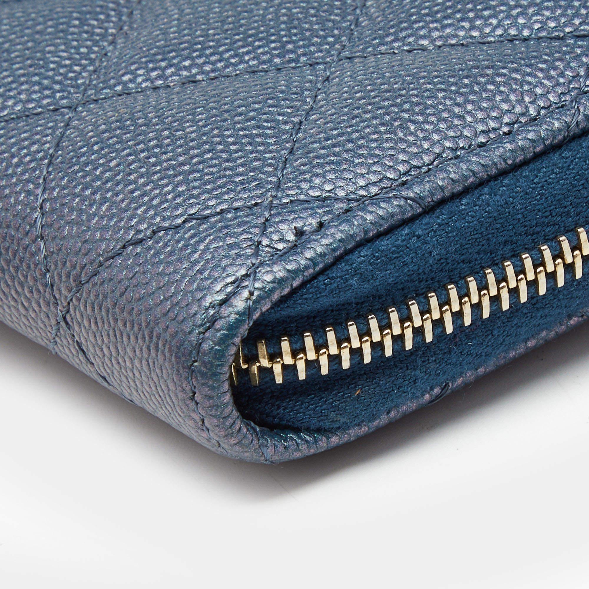 Chanel Blue Quilted Shimmer Caviar Leather Classic Zipped Coin Purse For Sale 5