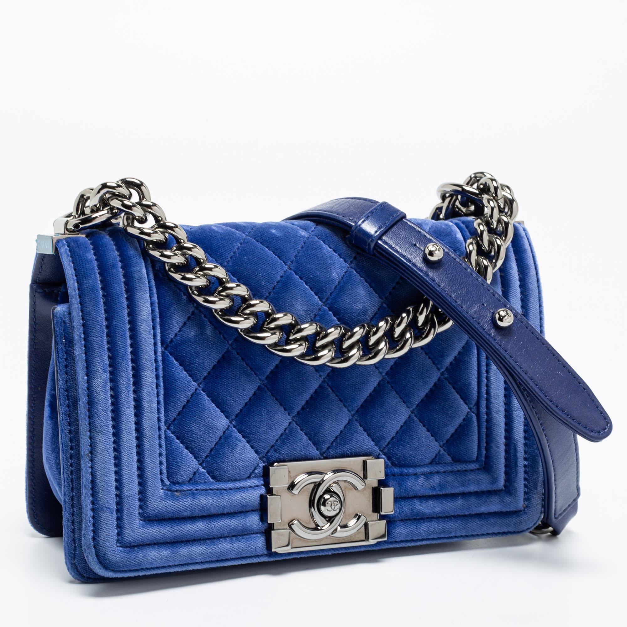 Chanel Blue Quilted Velvet Small Boy Flap Bag In Good Condition In Dubai, Al Qouz 2