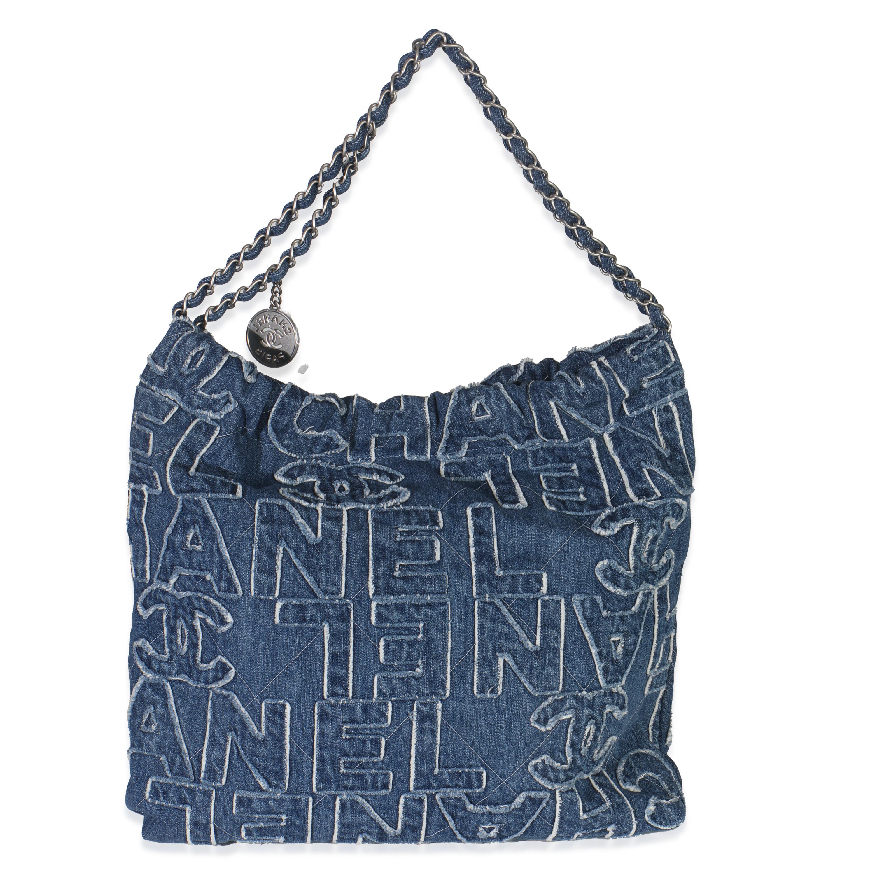 Listing Title : Chanel Blue Quilted Washed Denim Logo Embroidered Medium Chanel 22 Hobo
SKU : Z149707
MSRP : 5700.00 USD
Condit : Usagé 
Condit : Intrinsèquement Chanel, le sac moyen à poignée supérieure Coco porte le nom de la fondatrice de la