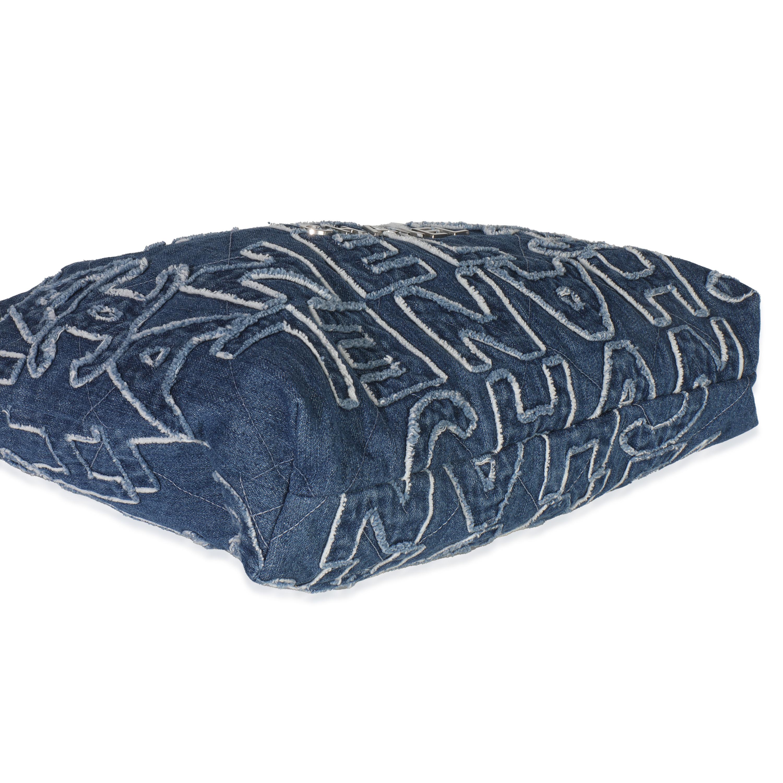 Chanel Blue Quilted Washed Denim Logo Embroidered Medium Chanel 22 Hobo en vente 1