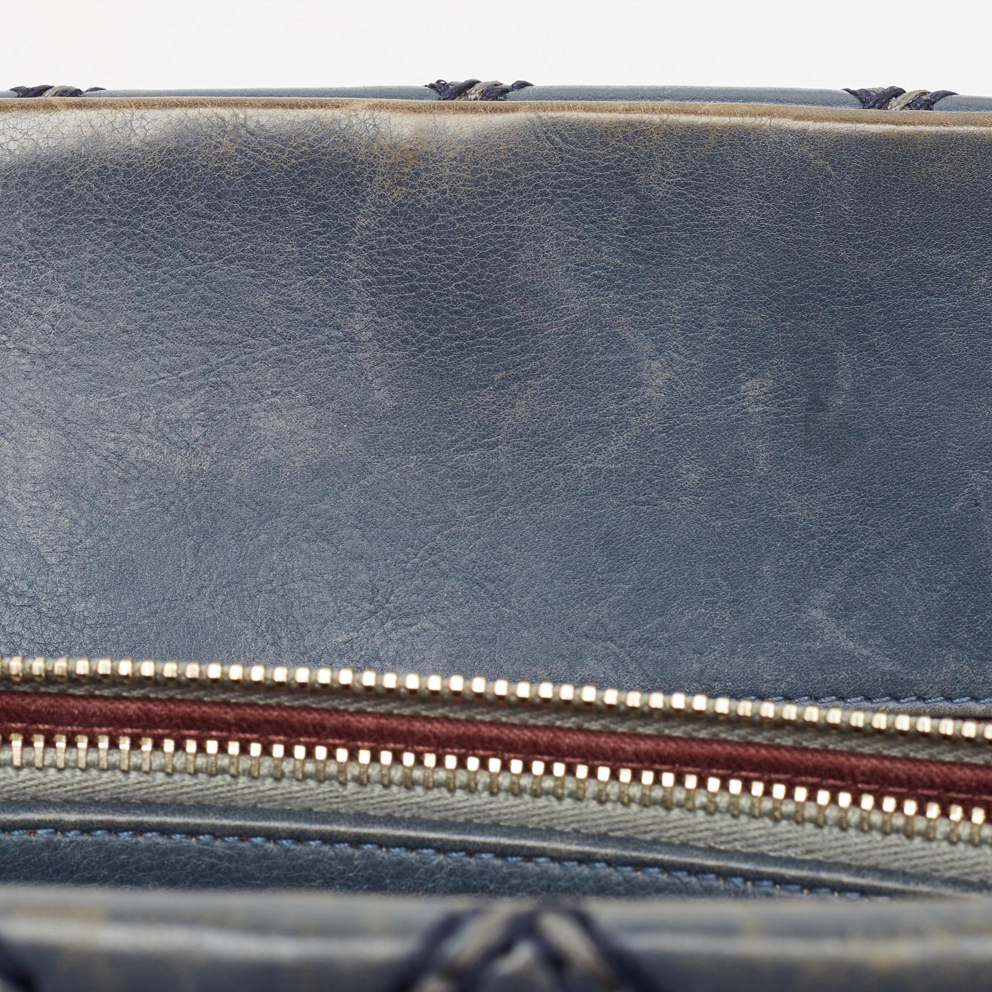 Chanel Blaue gesteppte Wildstich-Tasche aus Leder mit Kette im Angebot 9