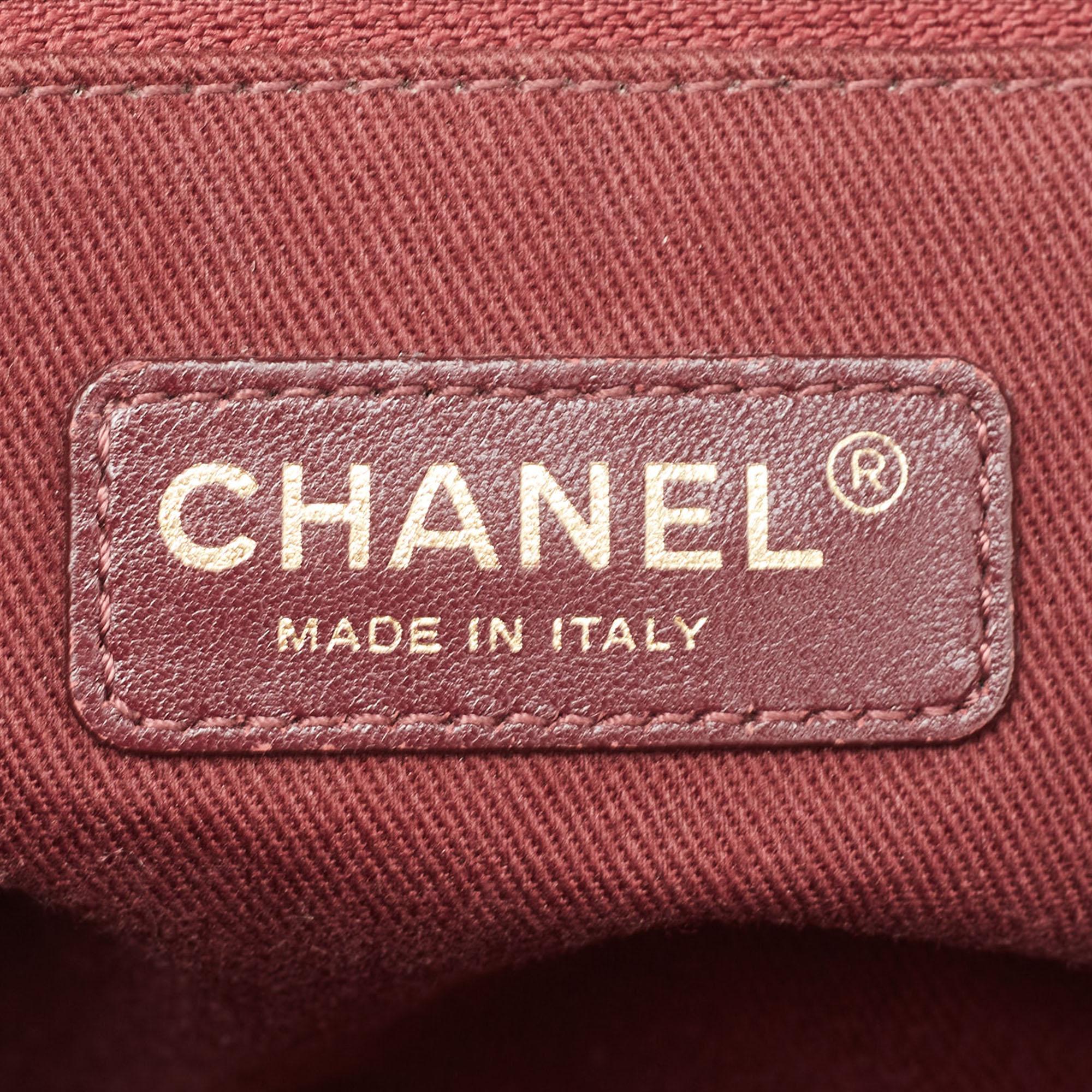 Chanel Blaue gesteppte Wildstich-Tasche aus Leder mit Kette im Angebot 11