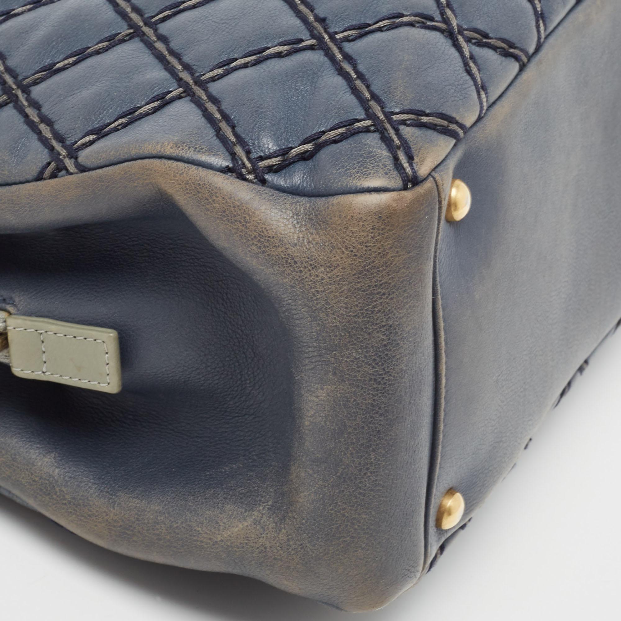 Chanel Blaue gesteppte Wildstich-Tasche aus Leder mit Kette im Angebot 3