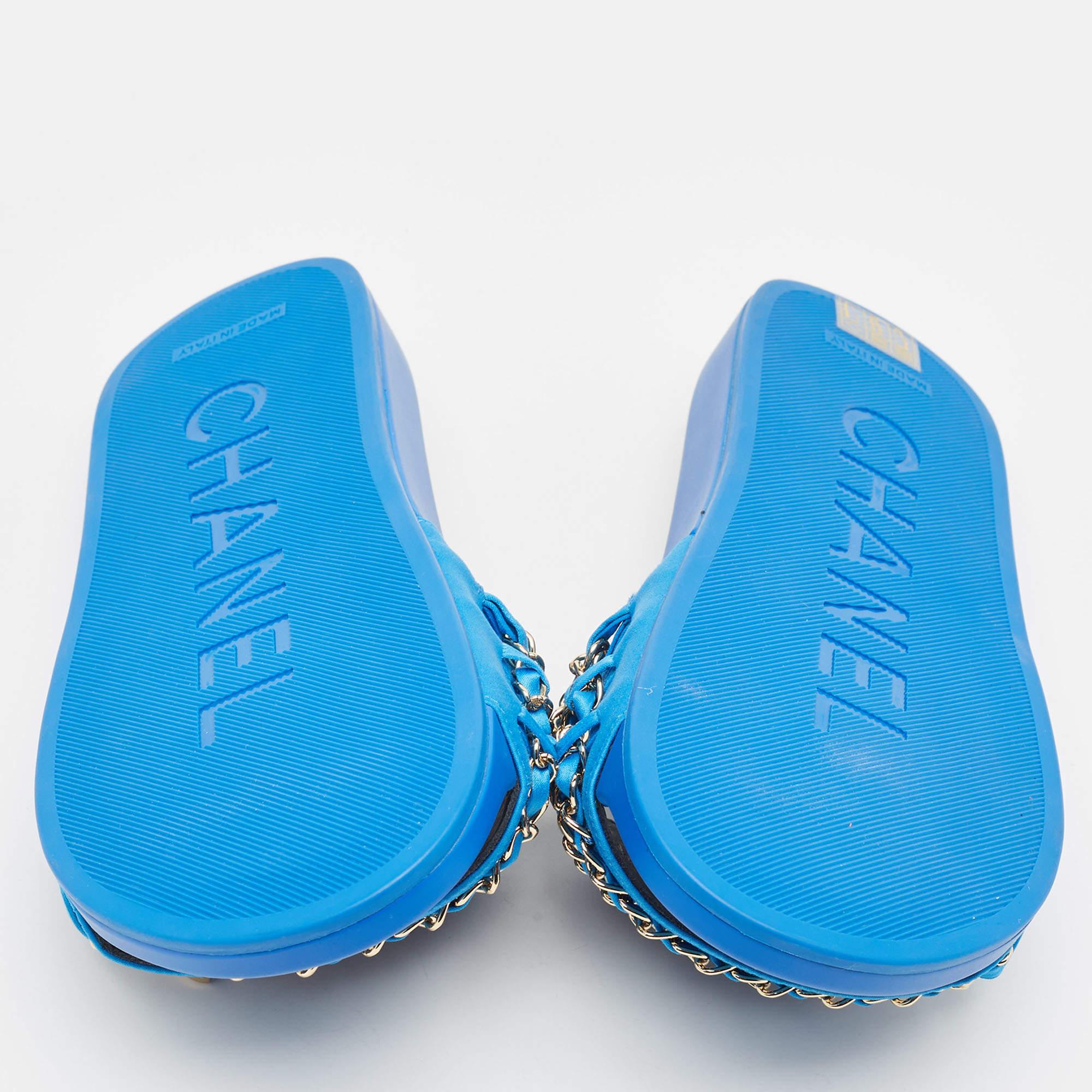 Chanel Blue Satin Tropiconic Chain Detail Flat Slides Size 38 5