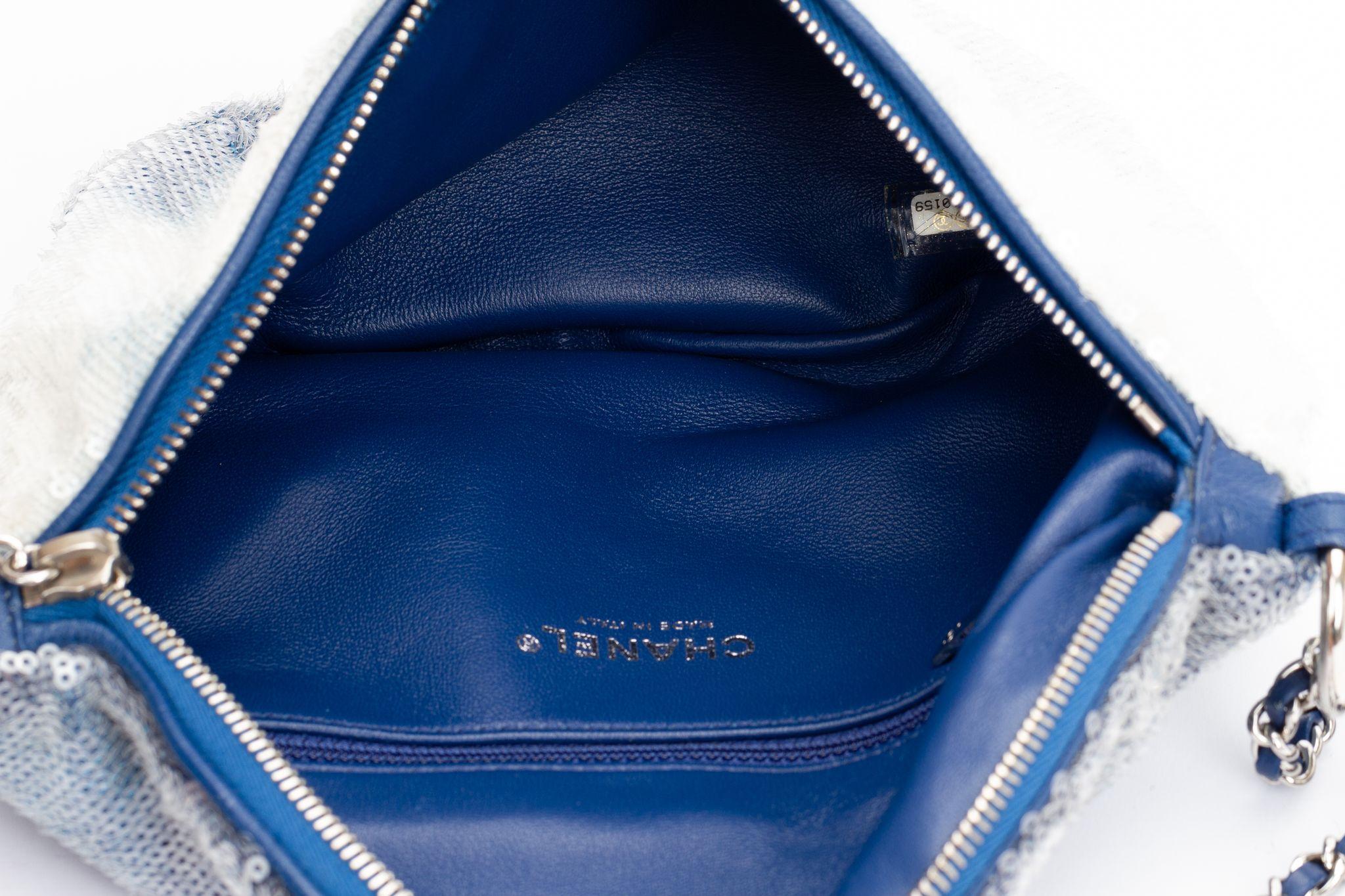 Chanel - Sac ceinture cascade à sequins bleus en vente 4