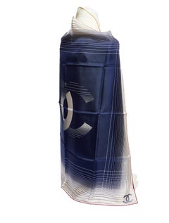 Chanel Blauer Seidenschal mit CC-Logo