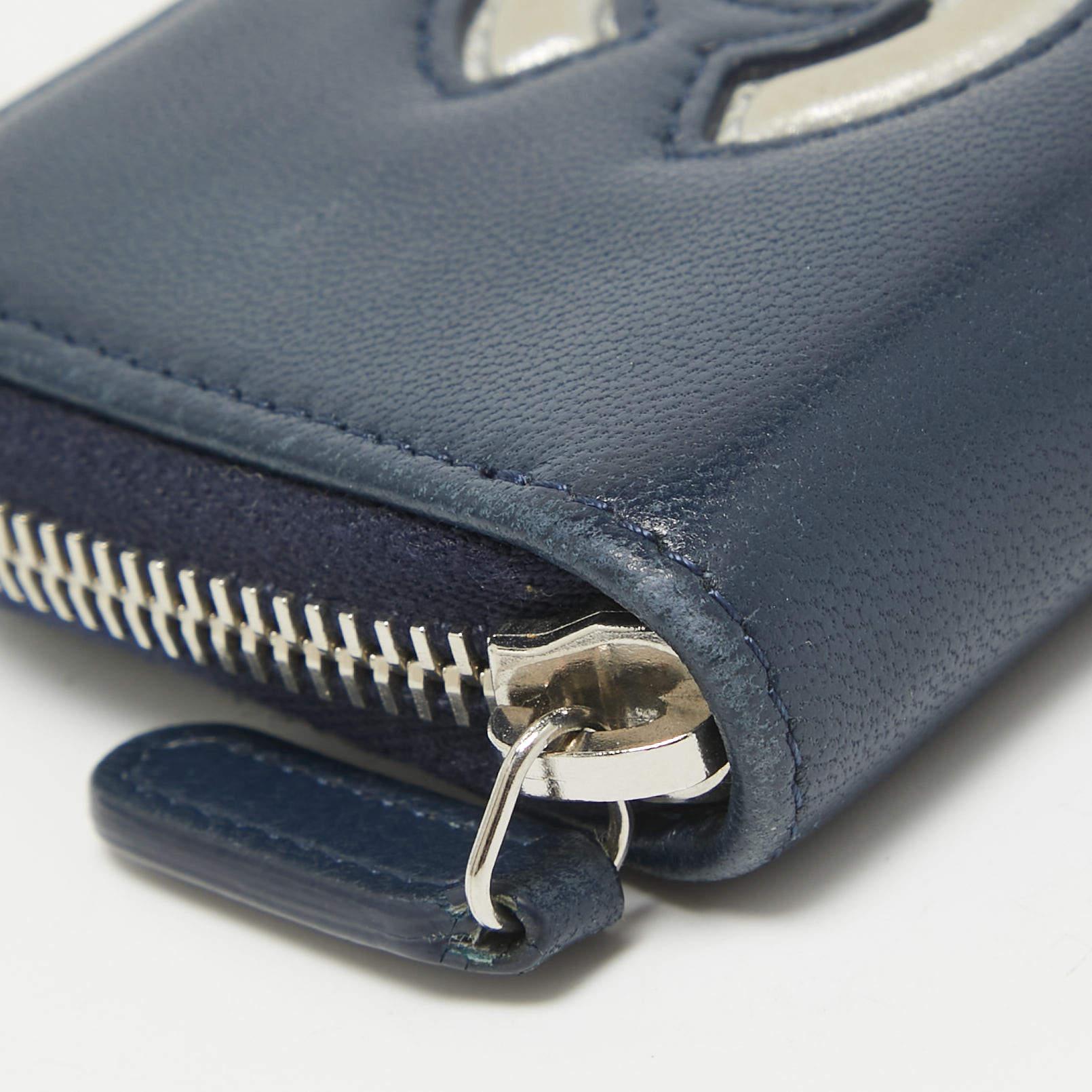 Chanel Blue/Silver Leather CC Zip Coin Purse For Sale 4