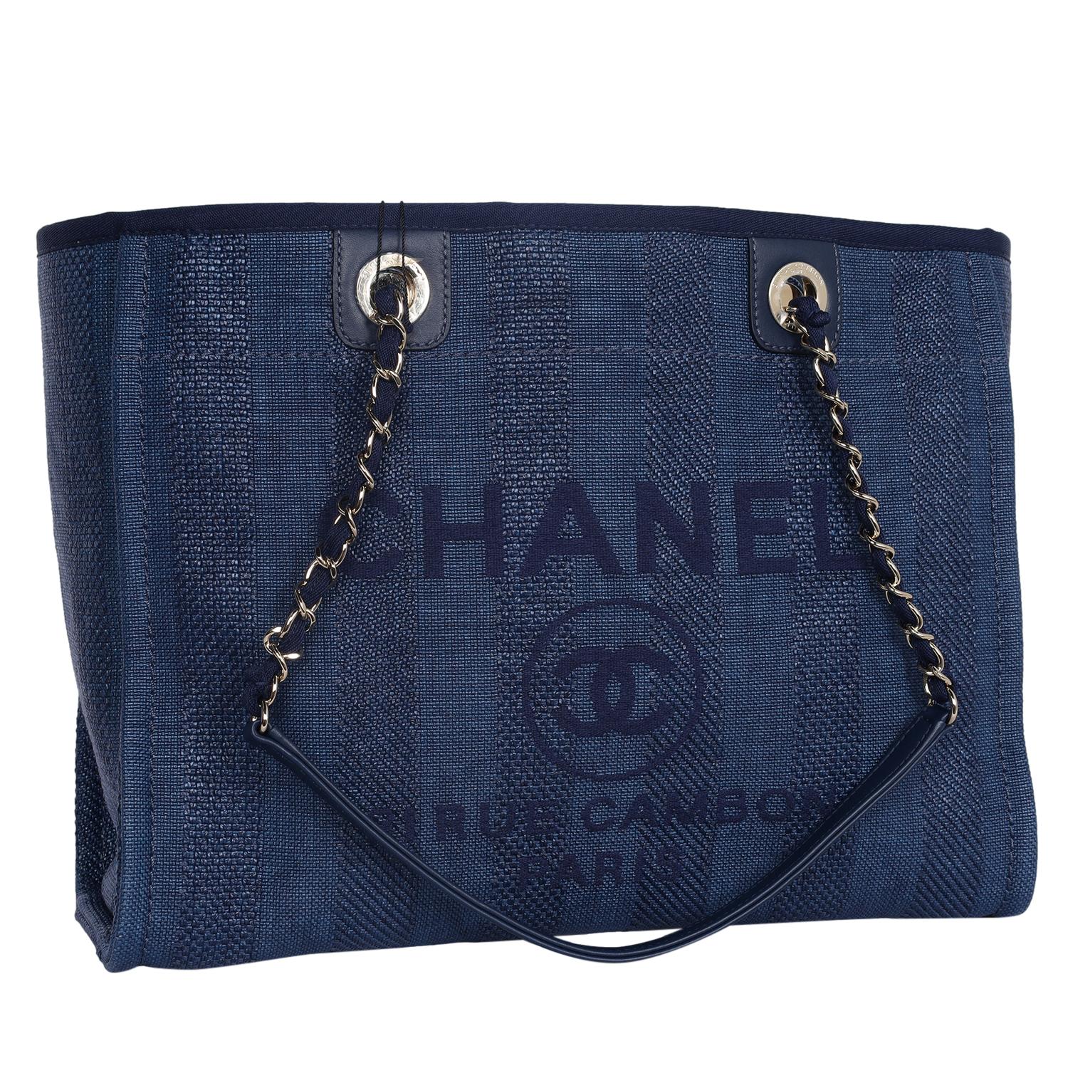 Chanel Blue Striped Mixed Fibers Medium Deauville Shoulder Bag Tote Navy 2019 In New Condition For Sale In Salt Lake Cty, UT
