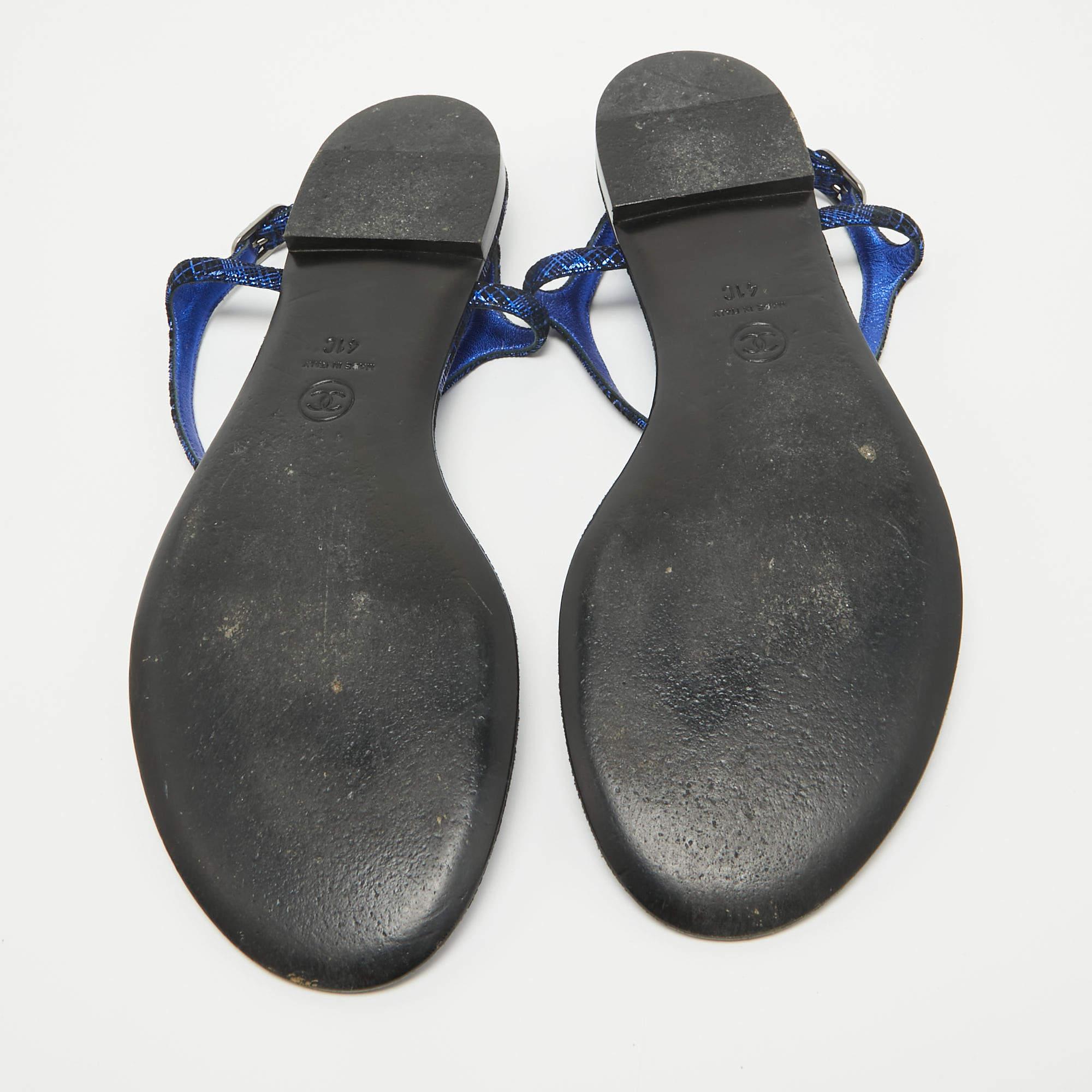 Chanel Blue Suede CC Studded Thong Sandals Size 41 For Sale 3