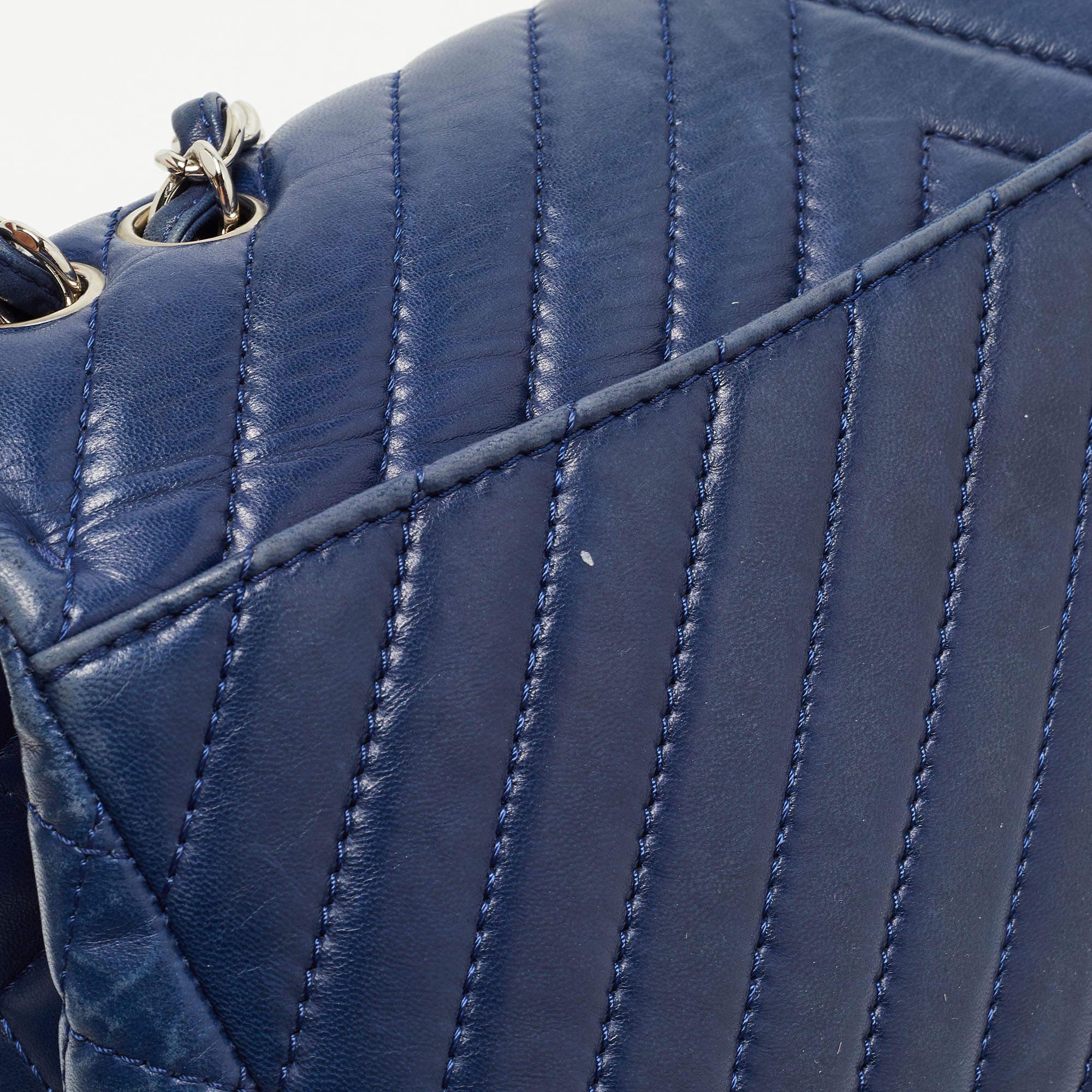 Chanel Blue Surpique Chevron Leather CC Flap Bag 11