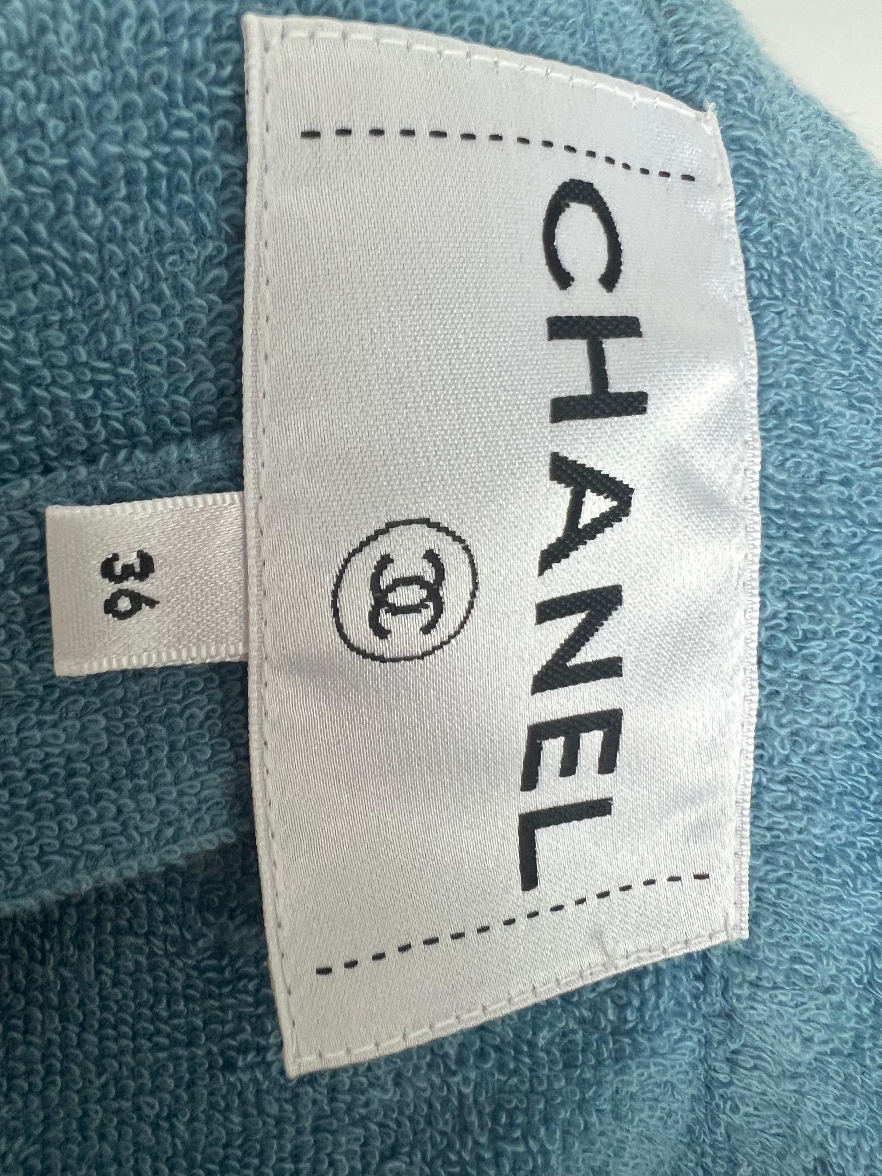 Chanel Blue terry cloth beach robe with chain belt  In Good Condition In Toronto, CA