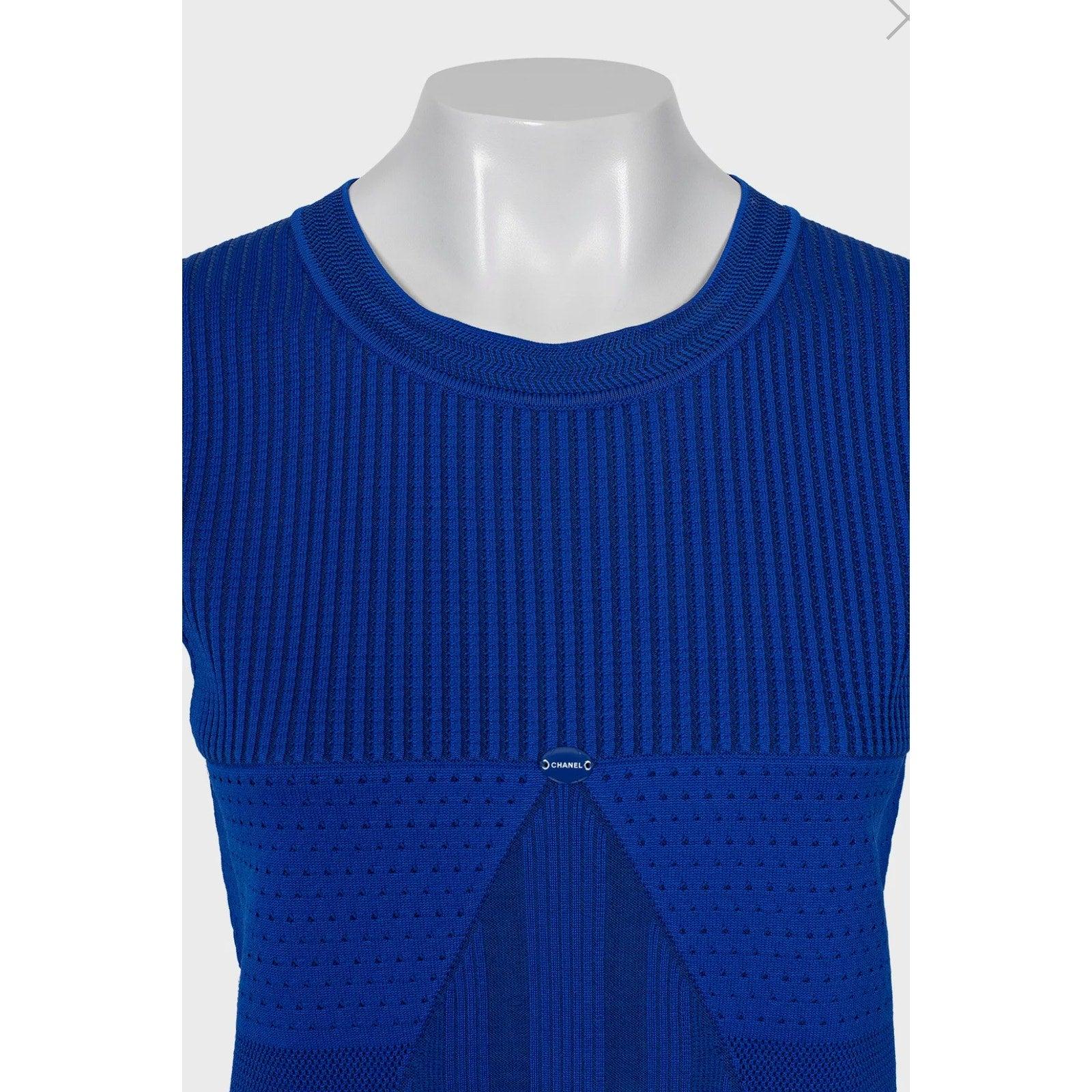 Chanel Blue Textured Straight-Cut Dress Sz.38 Pour femmes en vente