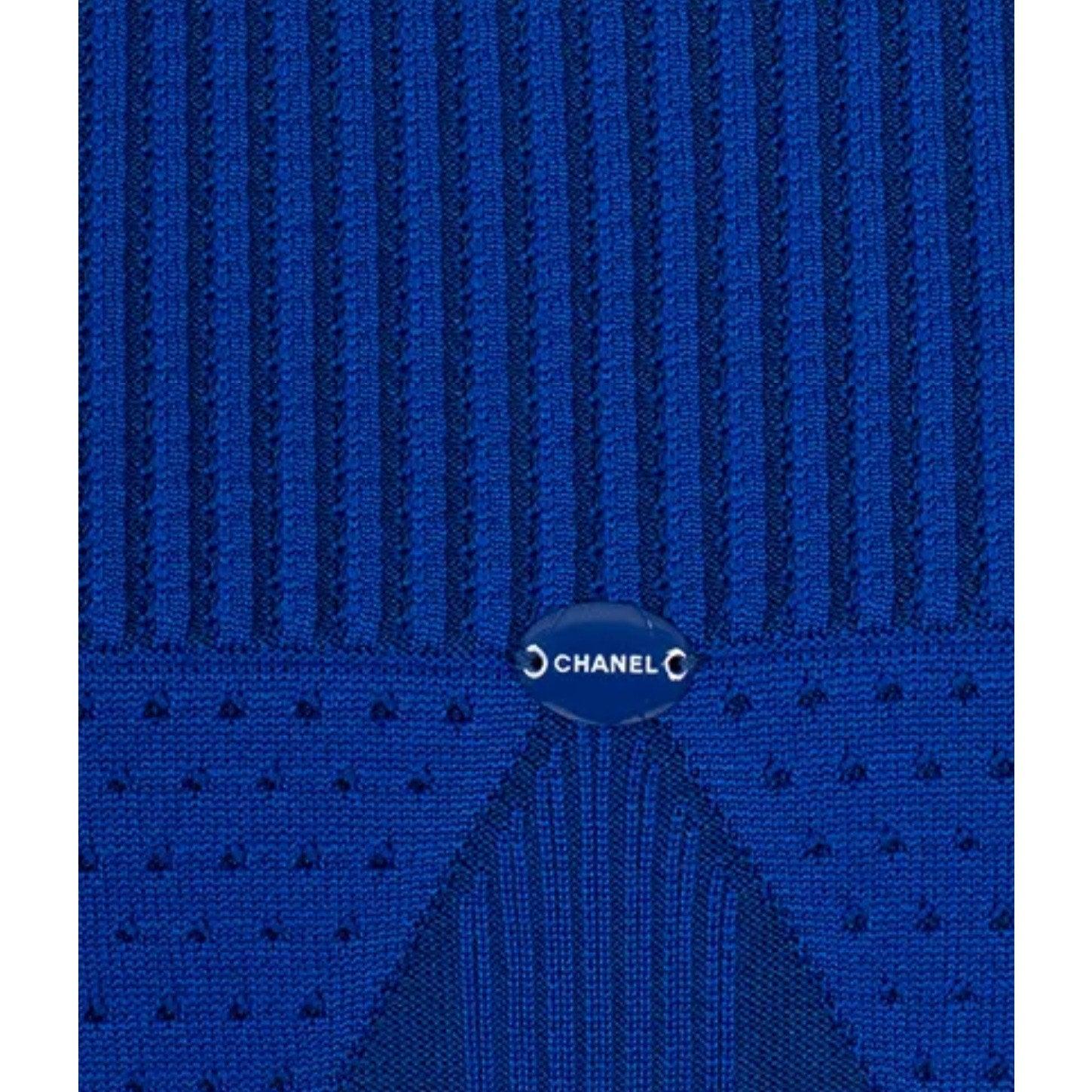 Chanel Blue Textured Straight-Cut Dress Sz.38 en vente 3