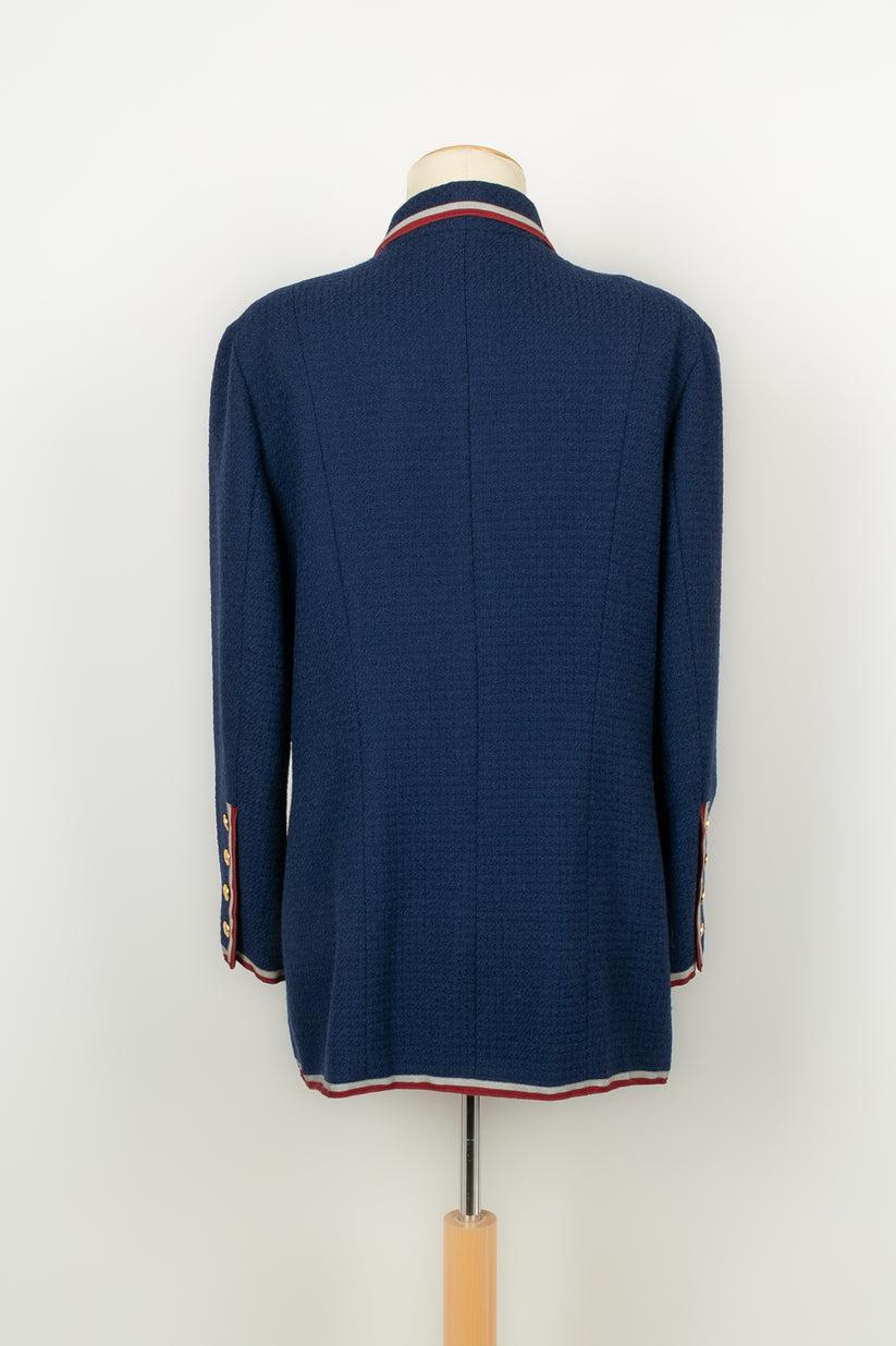 Chanel Blaue Tweed-Jacke mit geflochtener Verzierung (Schwarz) im Angebot