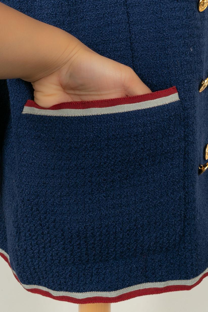 Chanel Blaue Tweed-Jacke mit geflochtener Verzierung im Angebot 4