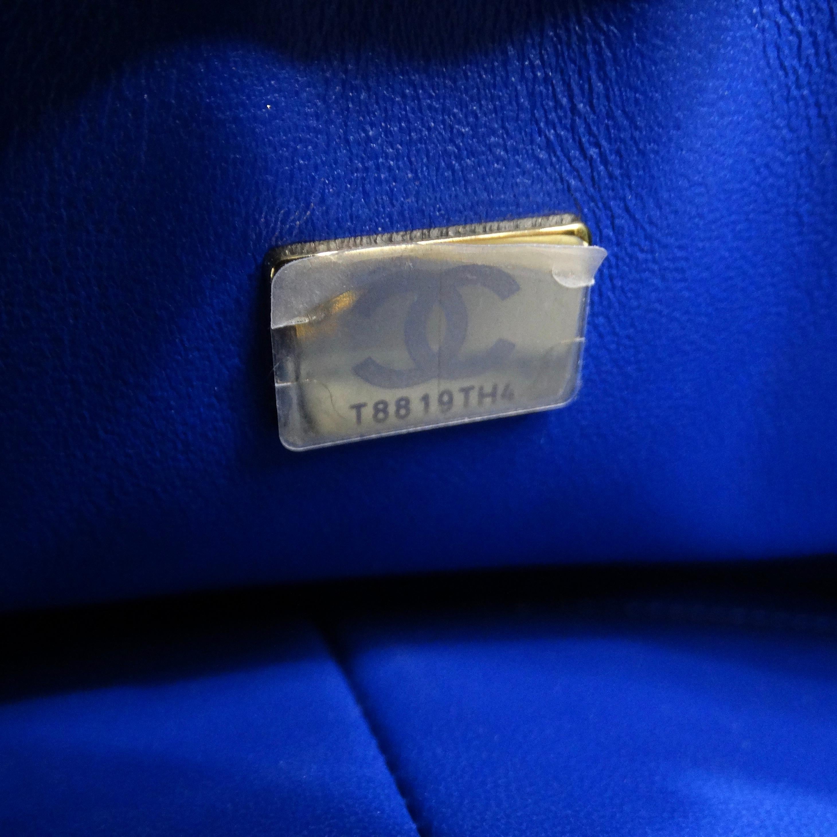 Chanel - Petit sac classique à rabat en tweed bleu matelassé en vente 12