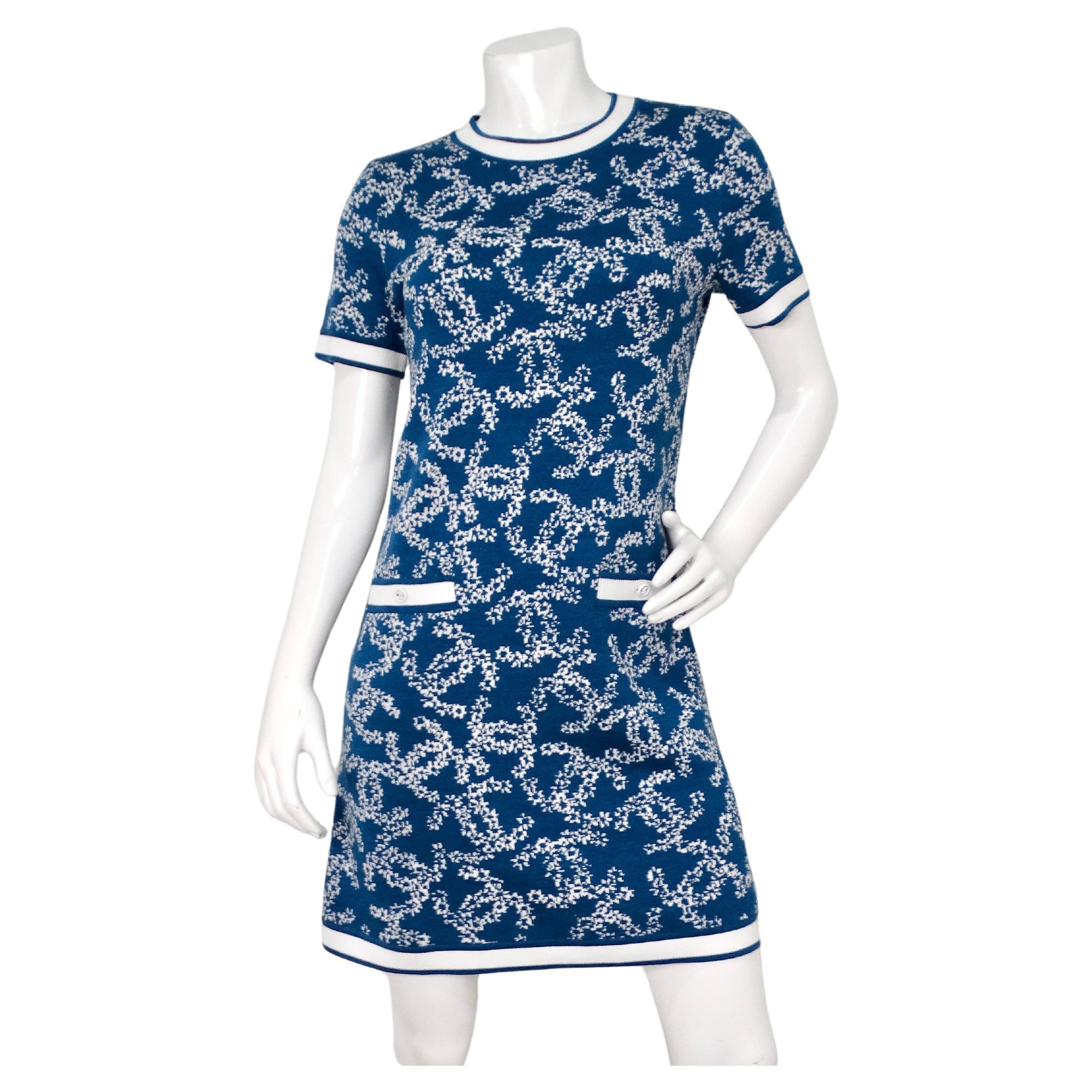 Chanel - Robe en maille à poches avec logo CC imbriqué - Bleu et blanc