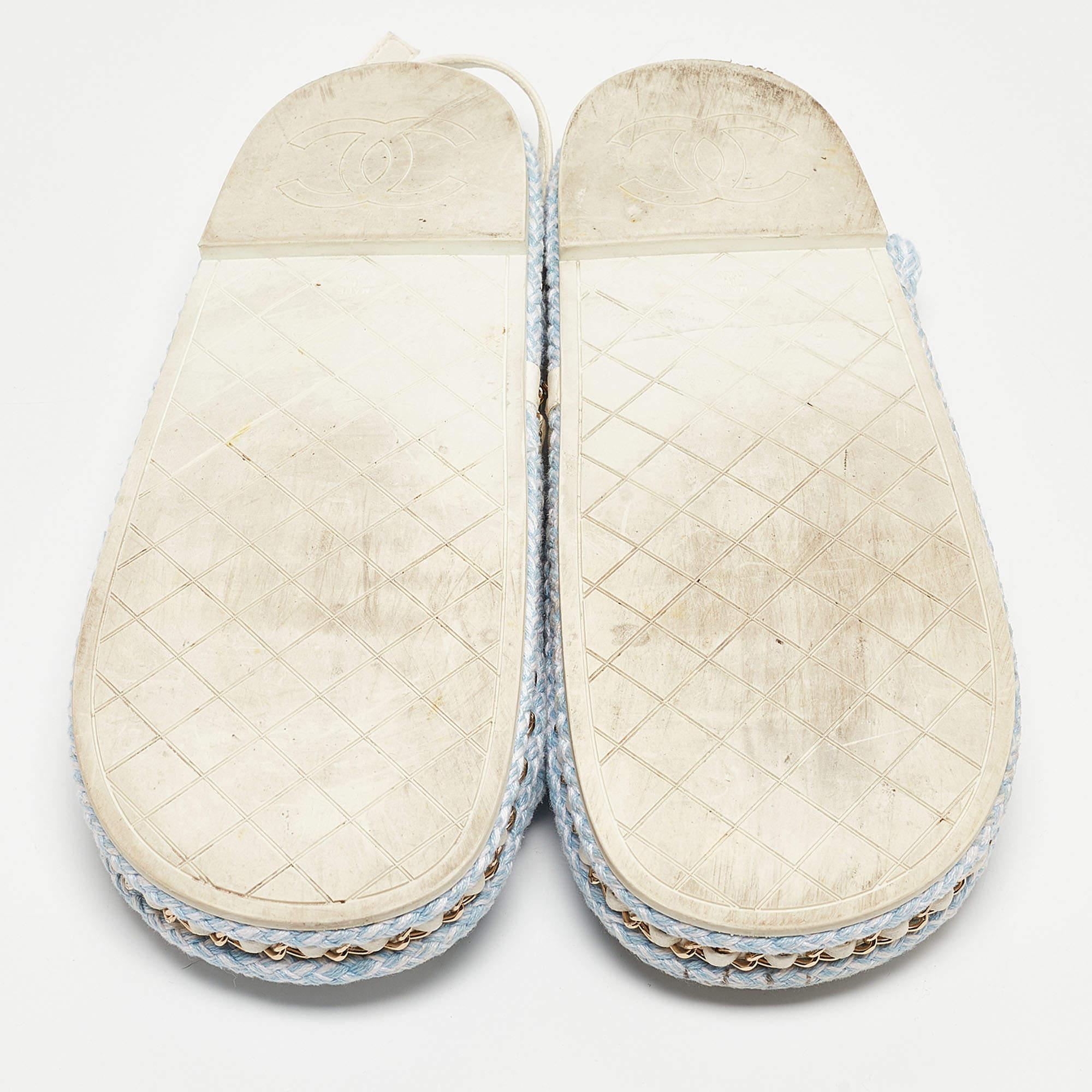 Chanel Blue/White Knit Fabric Interlocking CC Logo Slingback Sandals Size 42 For Sale 3