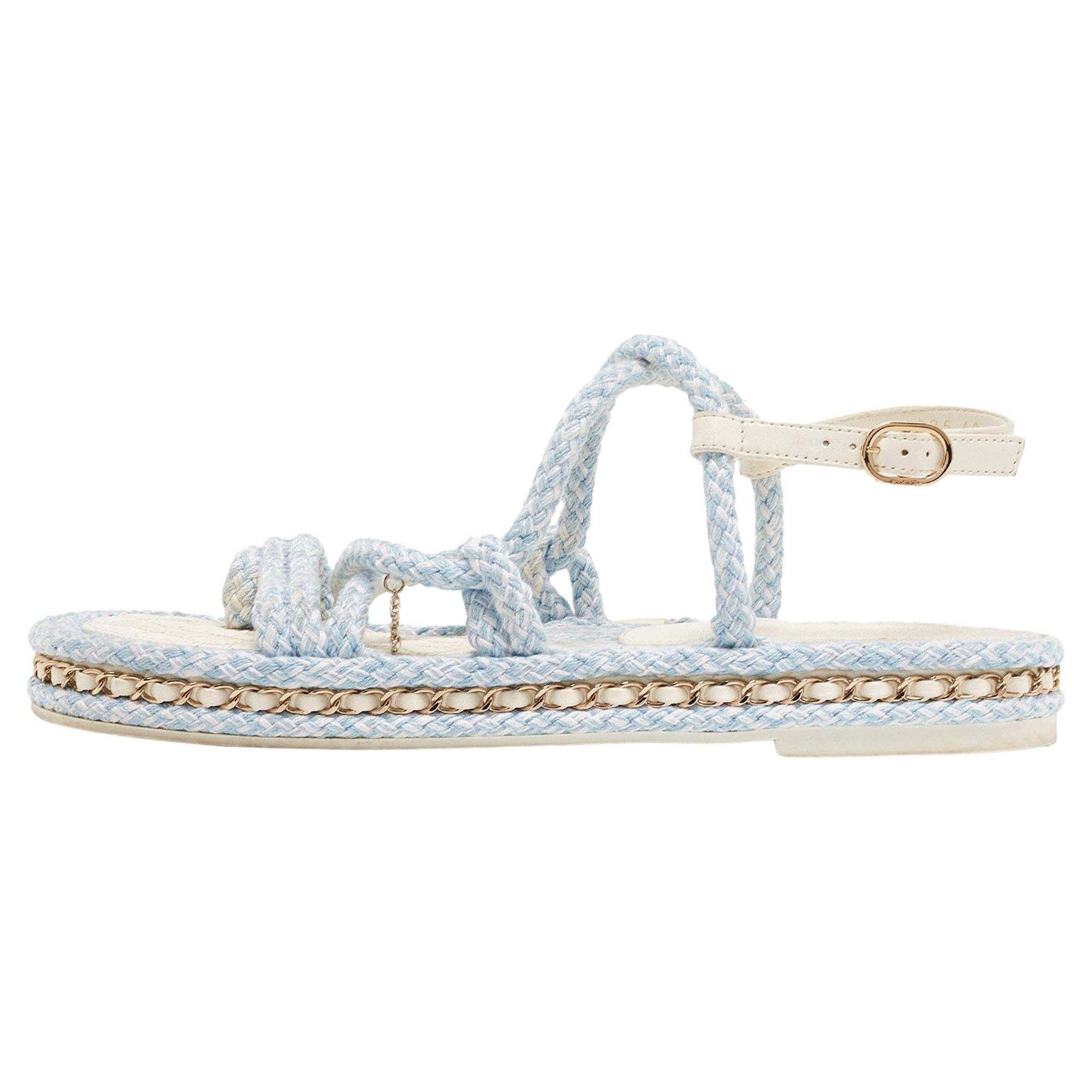Chanel Blue/White Knit Fabric Interlocking CC Logo Slingback Sandals Size 42 For Sale