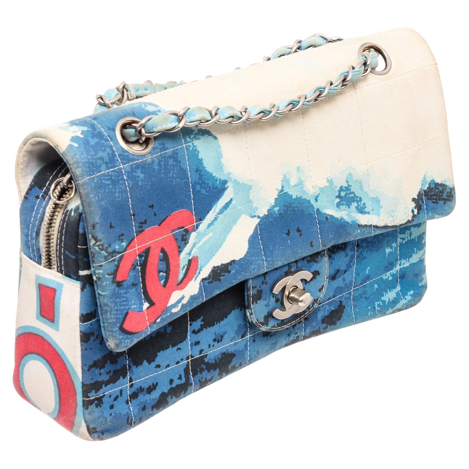 Fare Udvinding Partina City Chanel Blue White Quilted Canvas Beach Surf Flap Bag at 1stDibs