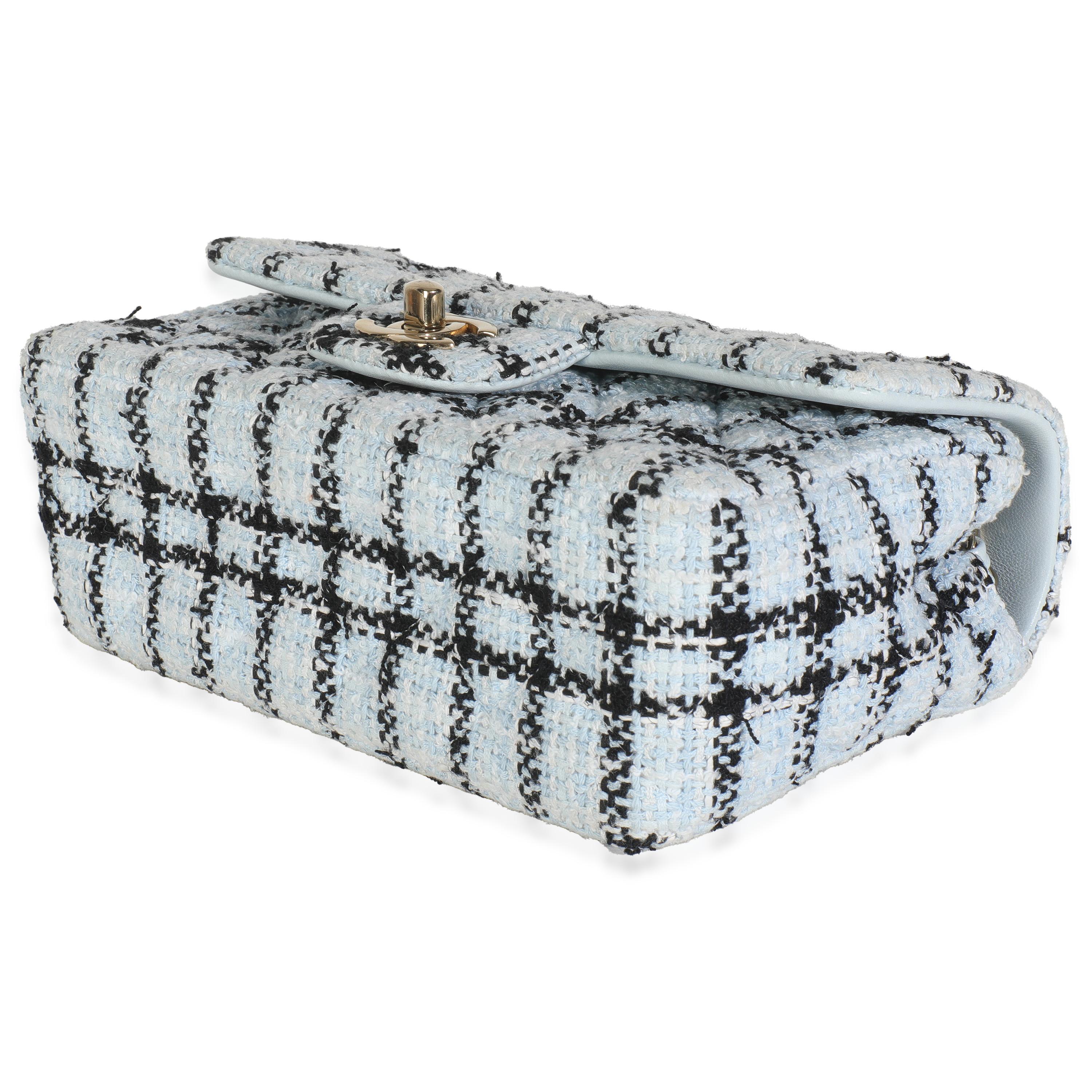 Chanel Blue White Tweed Quilted Mini Rectangular Flap Bag en vente 2