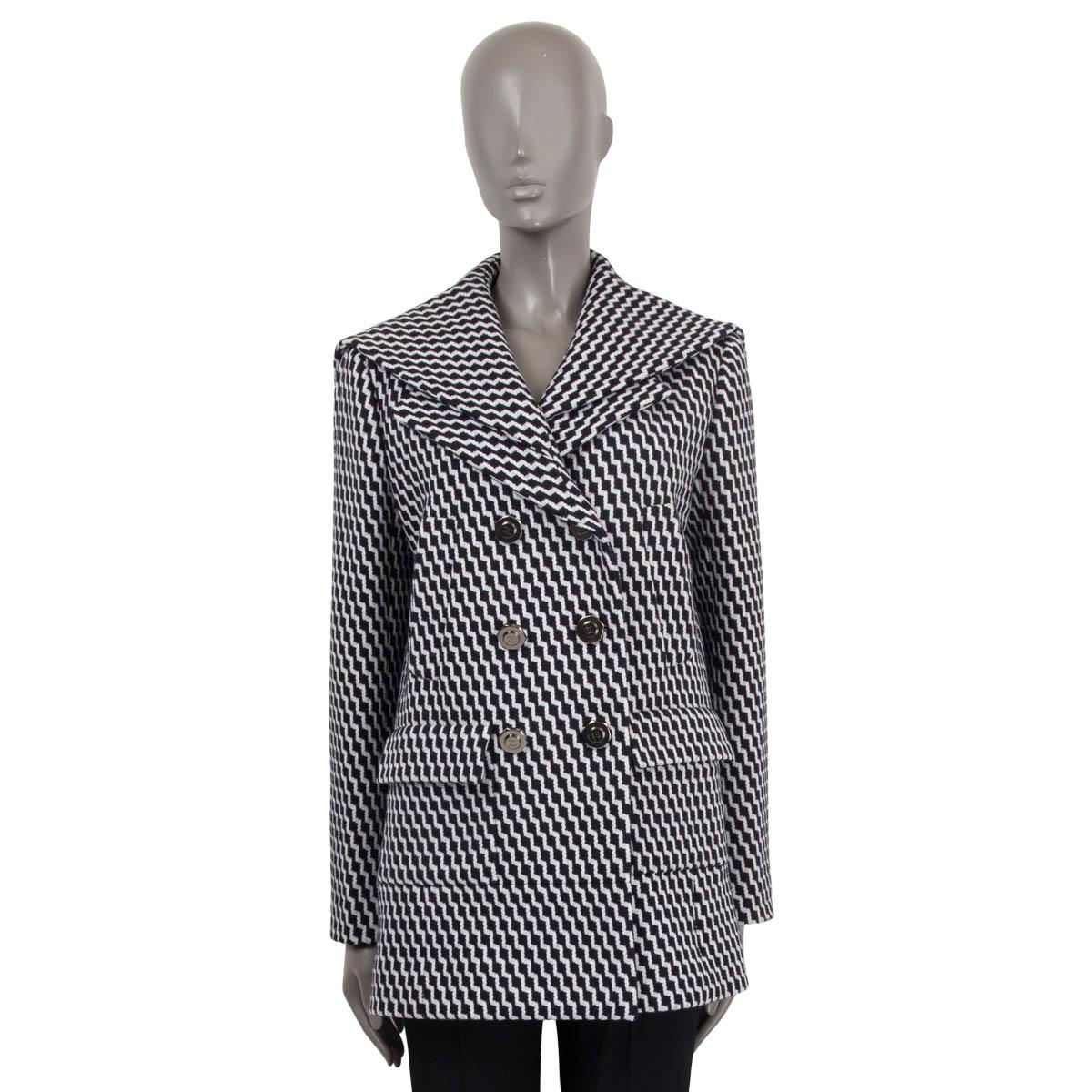 Black CHANEL blue & white wool 2018 18A HAMBURG ZIGZAG Peacoat Jacket 40 M For Sale