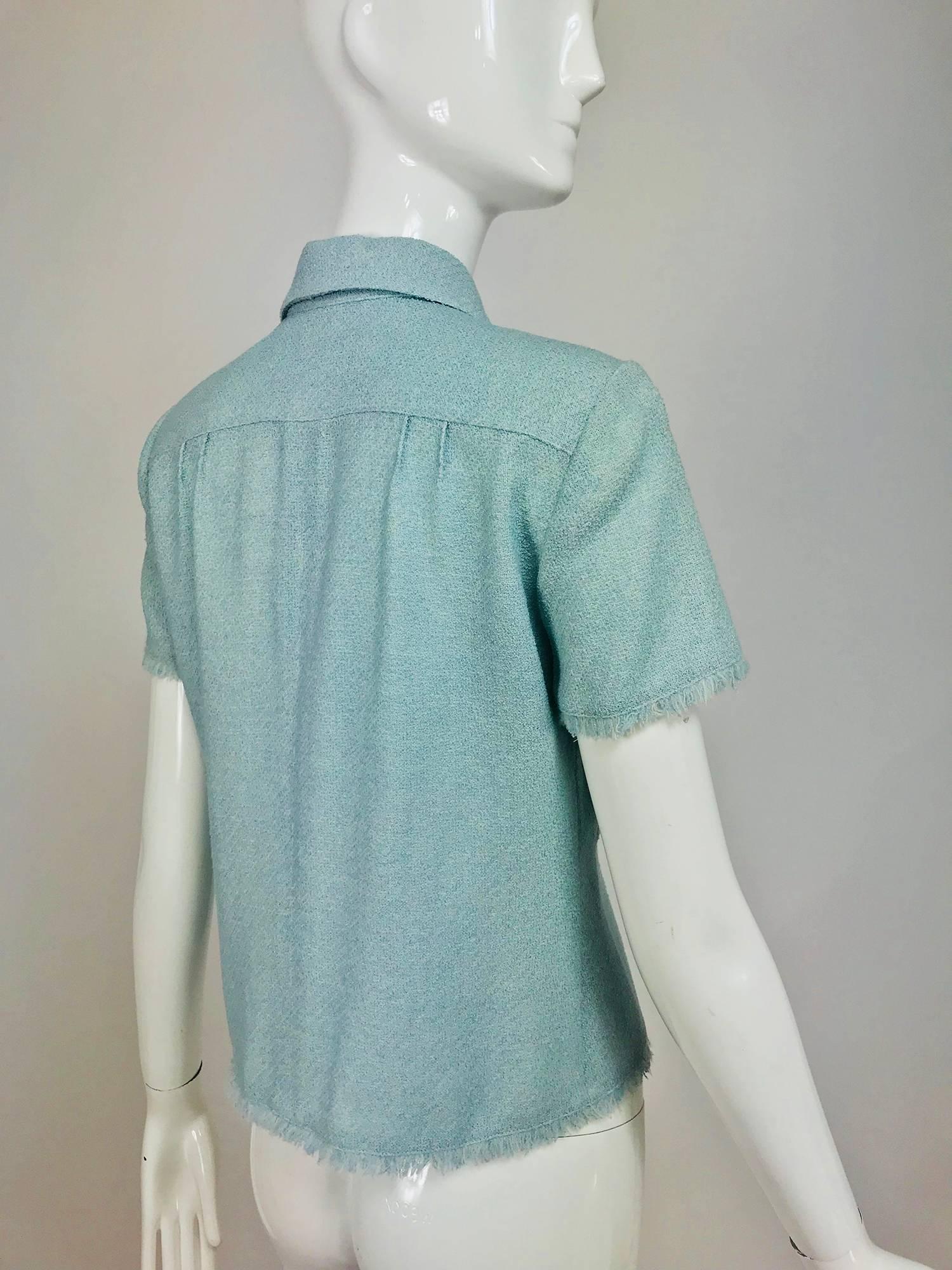 Chanel blue wool crepe short sleeve jacket 08C In Excellent Condition In West Palm Beach, FL