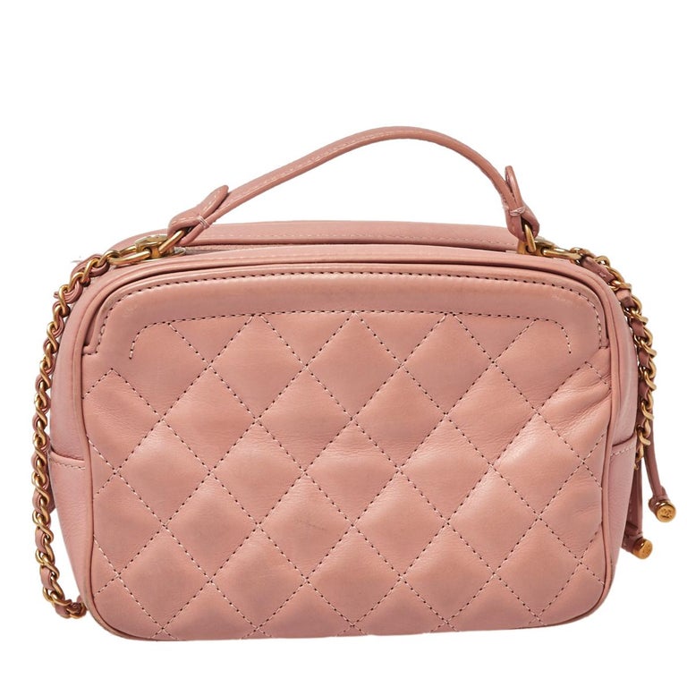 Chanel Blush Pink Quilted Leather Small Vanity Case Bag For Sale at 1stDibs