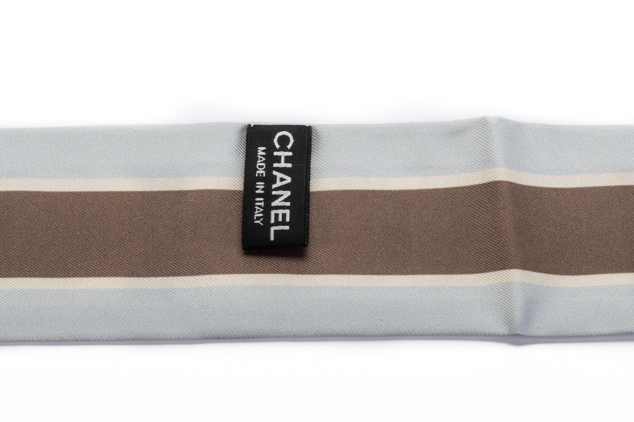 Chanel BN Coco Niege Gray Silk Twilly For Sale 1