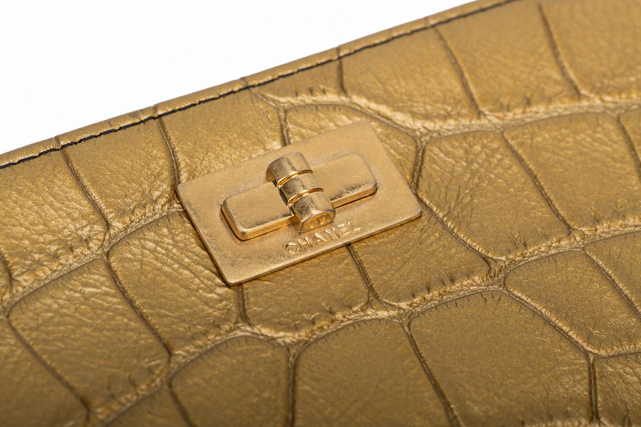 Chanel BNIB Black & Gold Croc Clutch For Sale 2