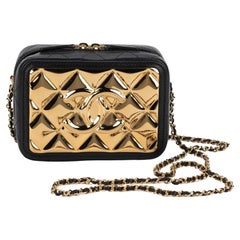 Chanel BNIB Abendtasche aus schwarzem und goldenem Metall