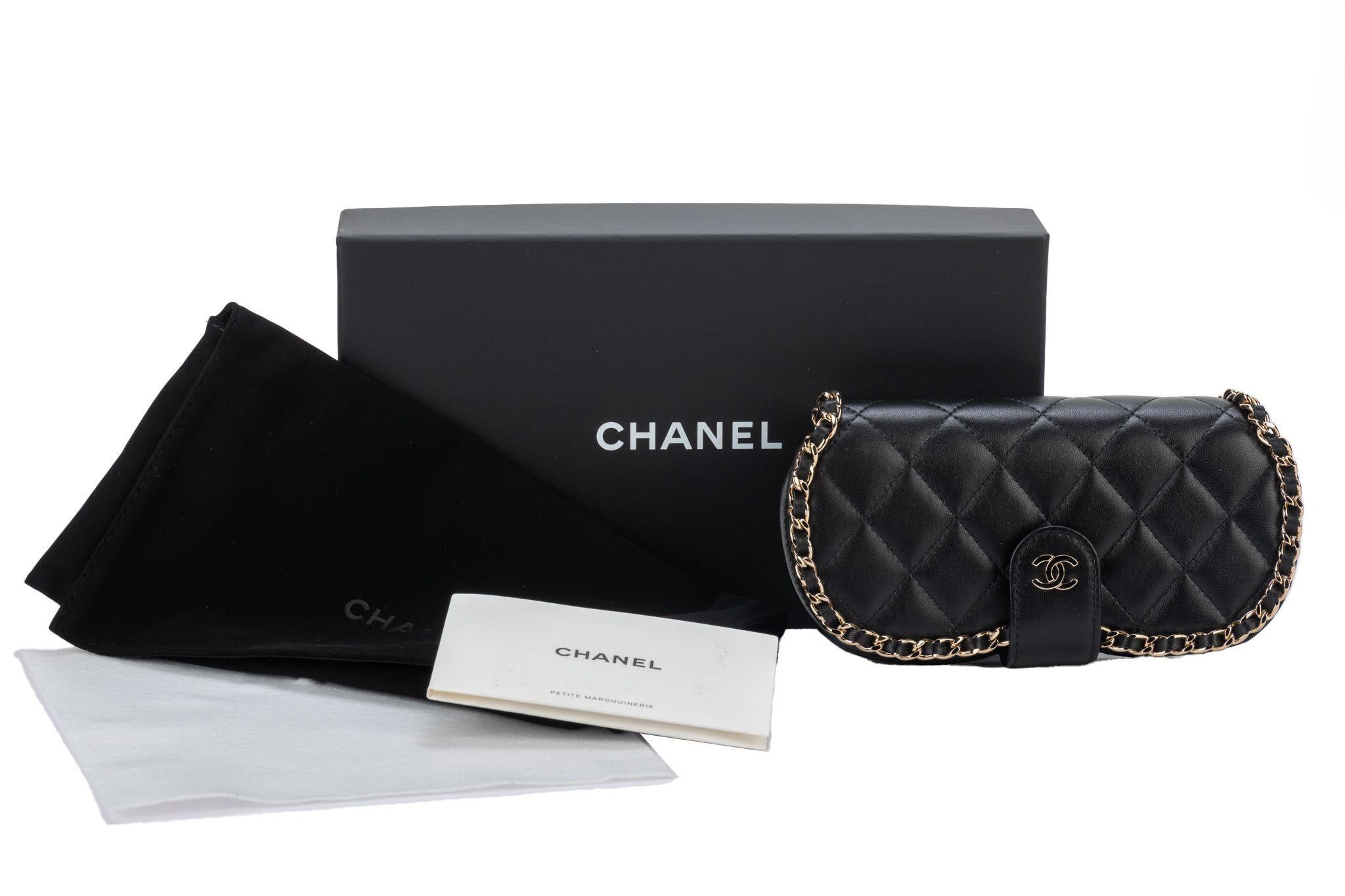 Chanel BNIB Schwarze Sonnenbrille Etui /Tasche im Angebot 4